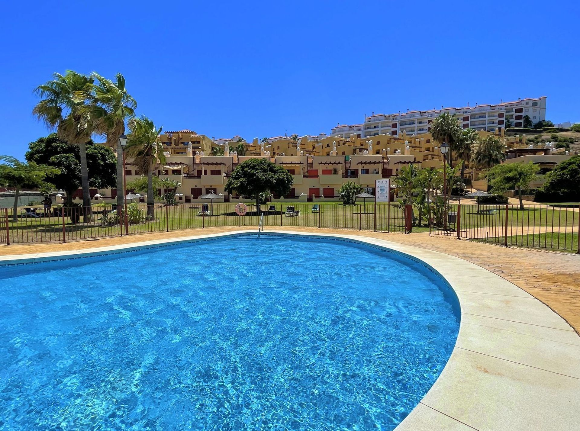 Condominio en Castillo de Sabinillas, Andalucía 12345534