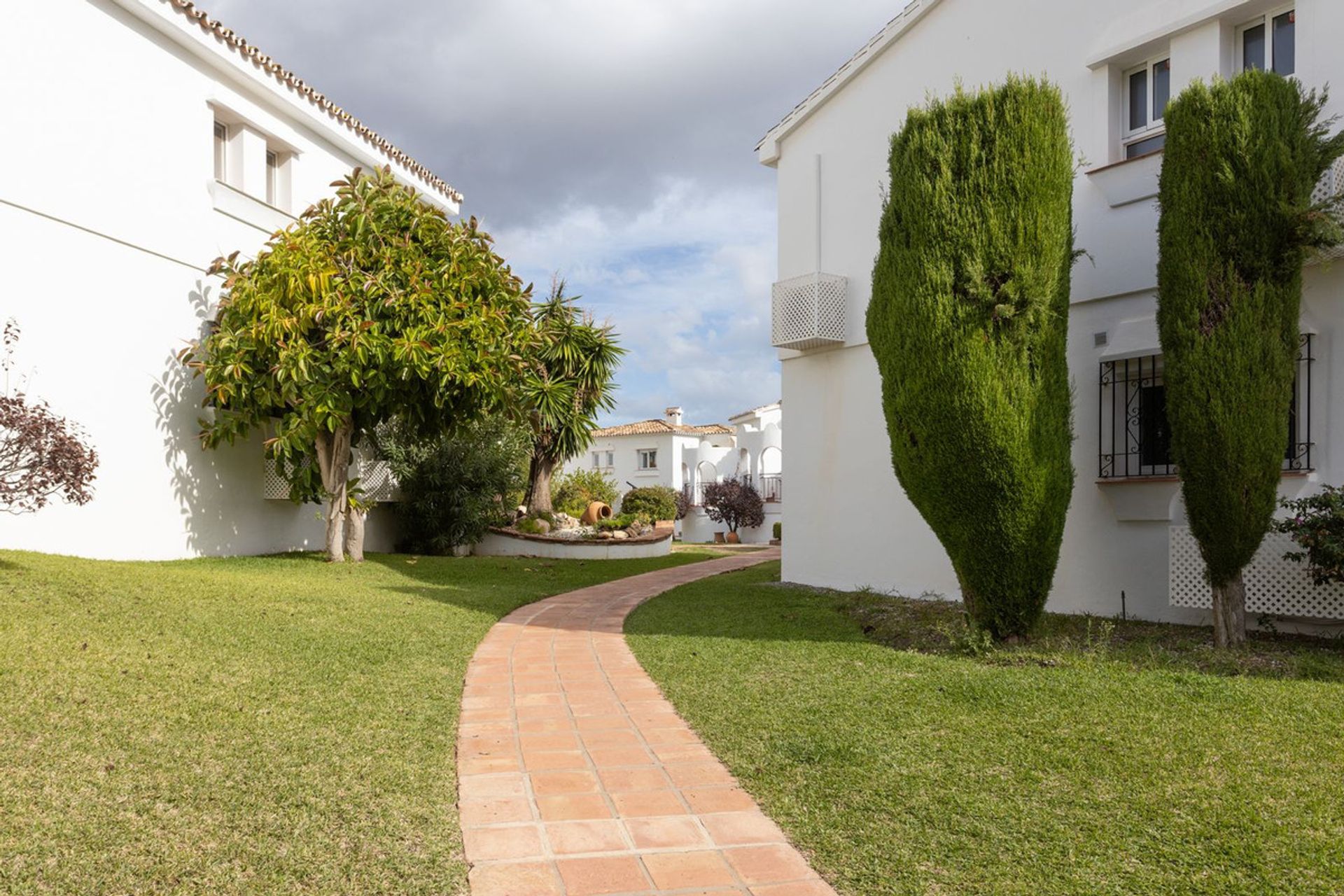 Condominium in Benahavís, Andalusia 12346195