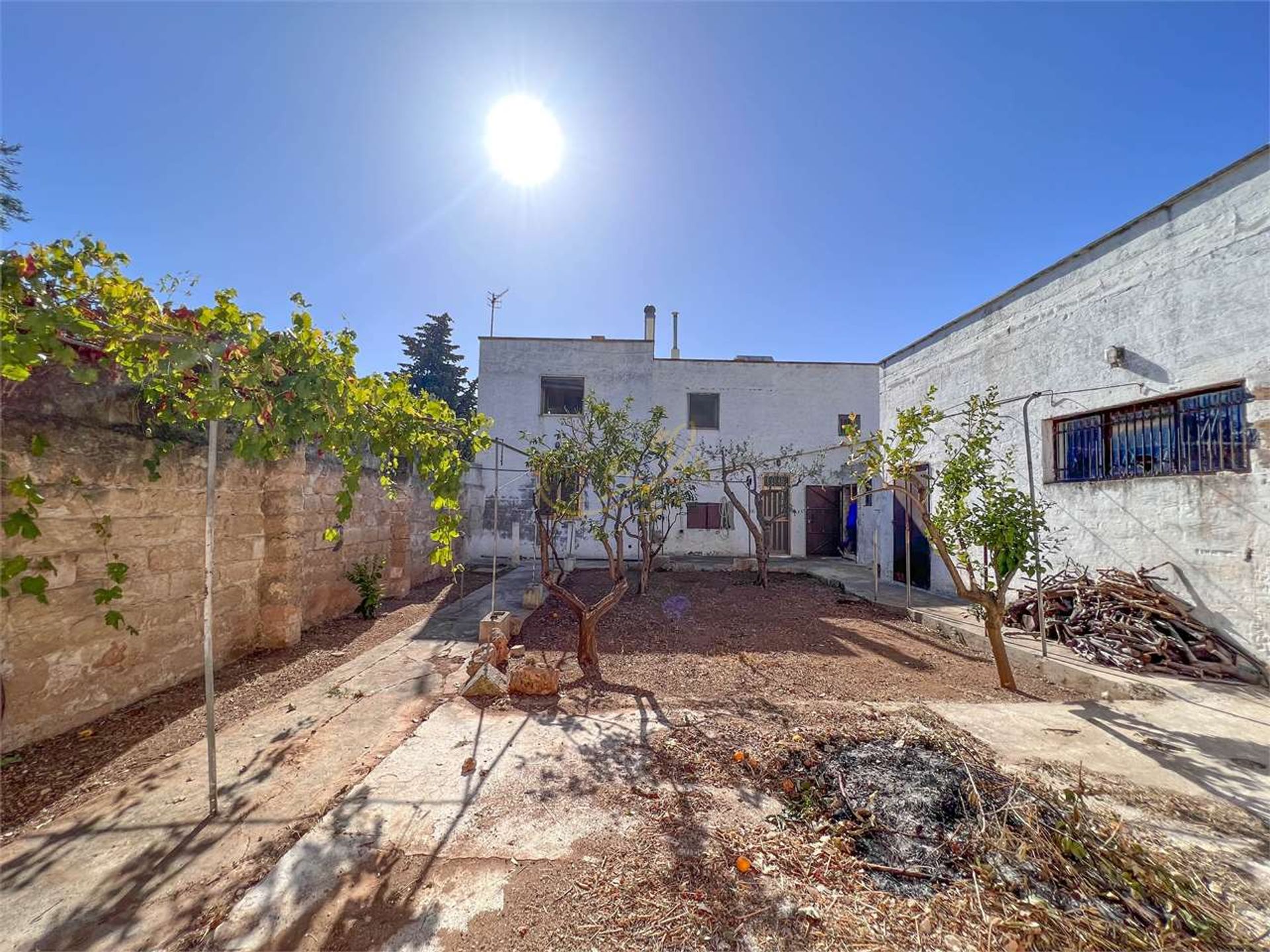 Hus i , Apulia 12346419