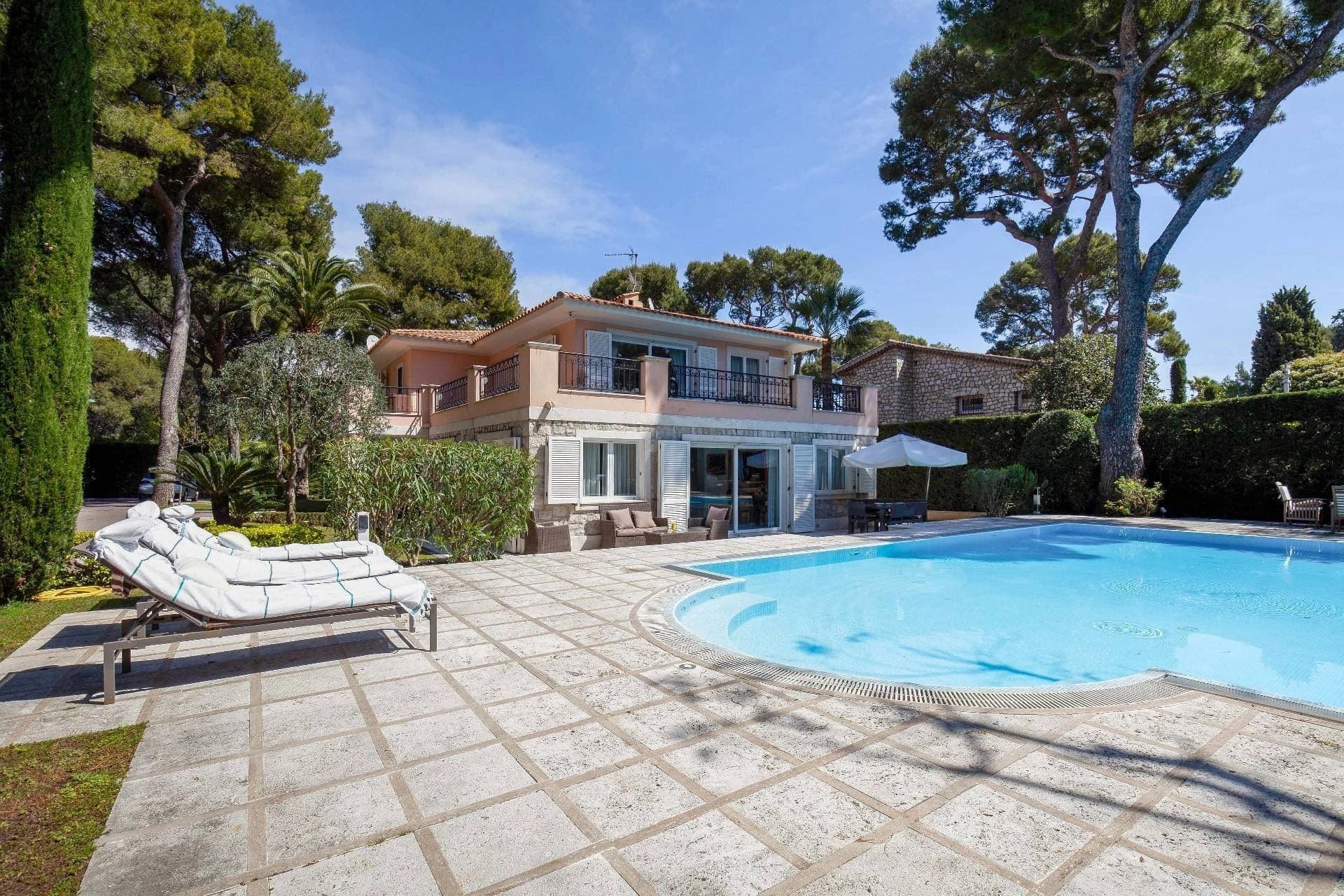 casa en Saint-Jean-Cap-Ferrat, Provenza-Alpes-Costa Azul 12347112