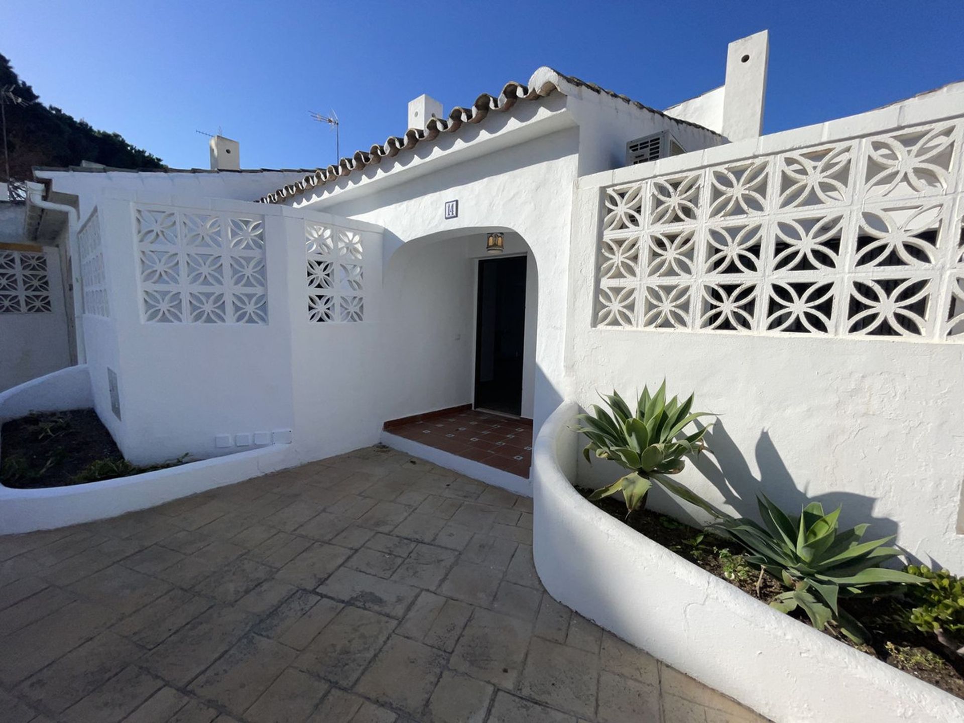 rumah dalam Estepona, Andalusia 12347317