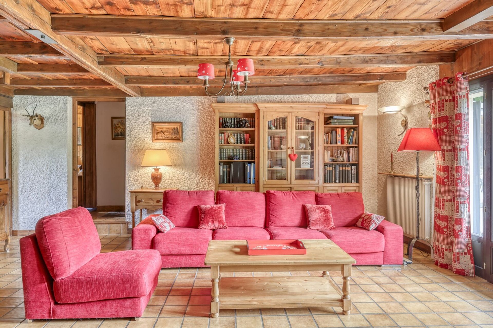 Huis in Saint-Gervais-les-Bains, Auvergne-Rhône-Alpes 12347499