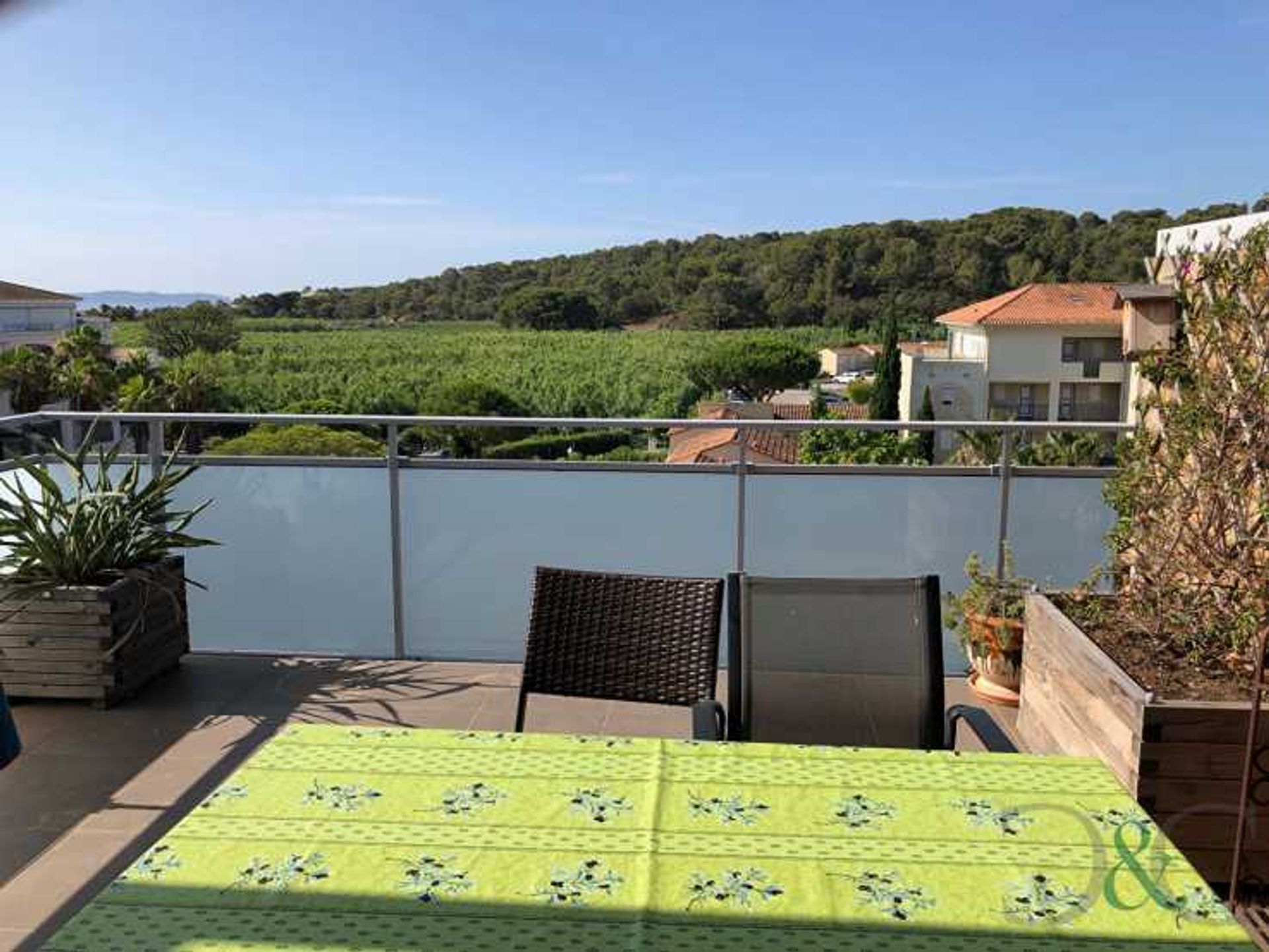 Condominium in Le Lavandou, Provence-Alpes-Côte d'Azur 12347779