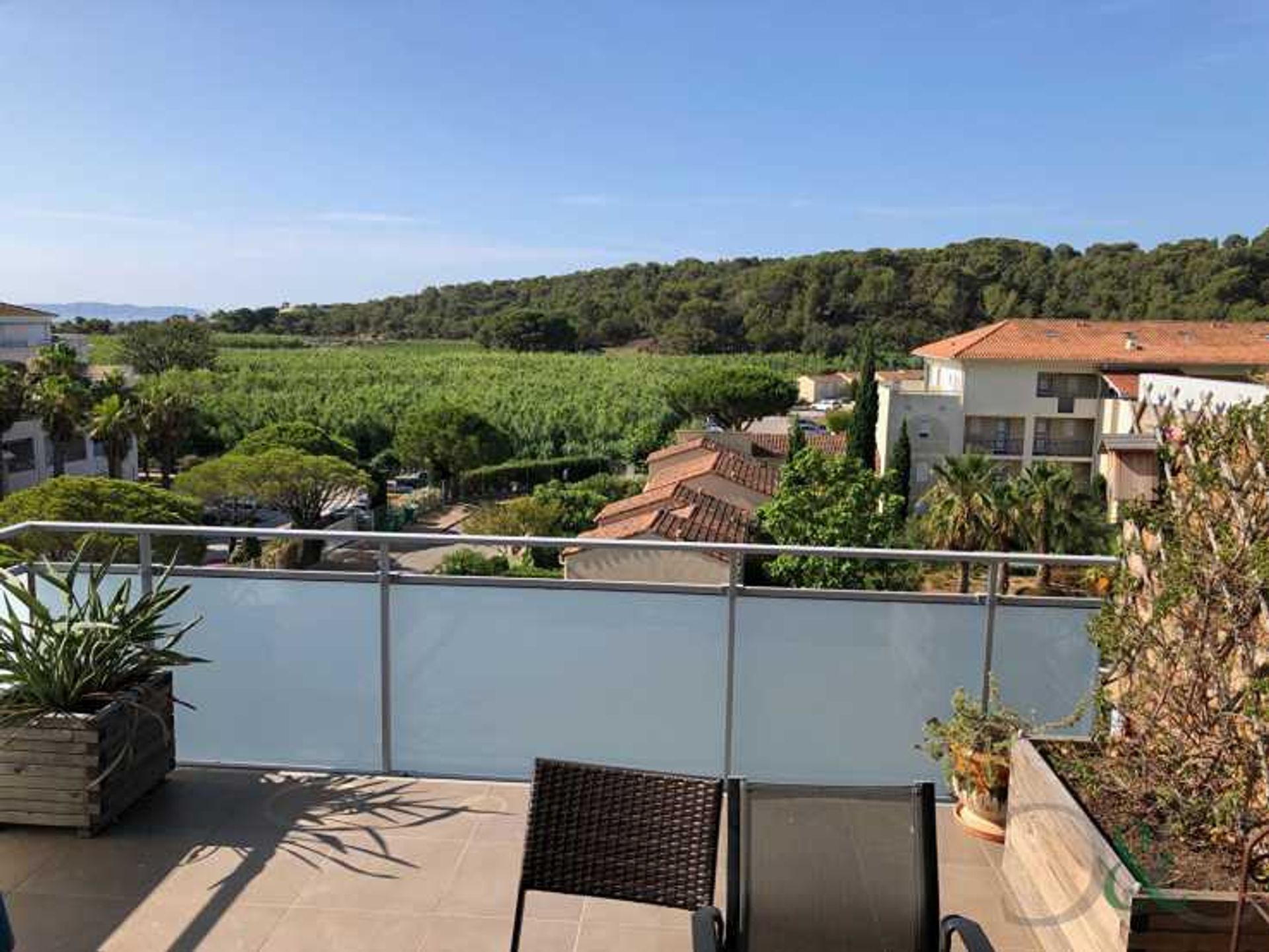 Кондоминиум в Le Lavandou, Provence-Alpes-Côte d'Azur 12347779