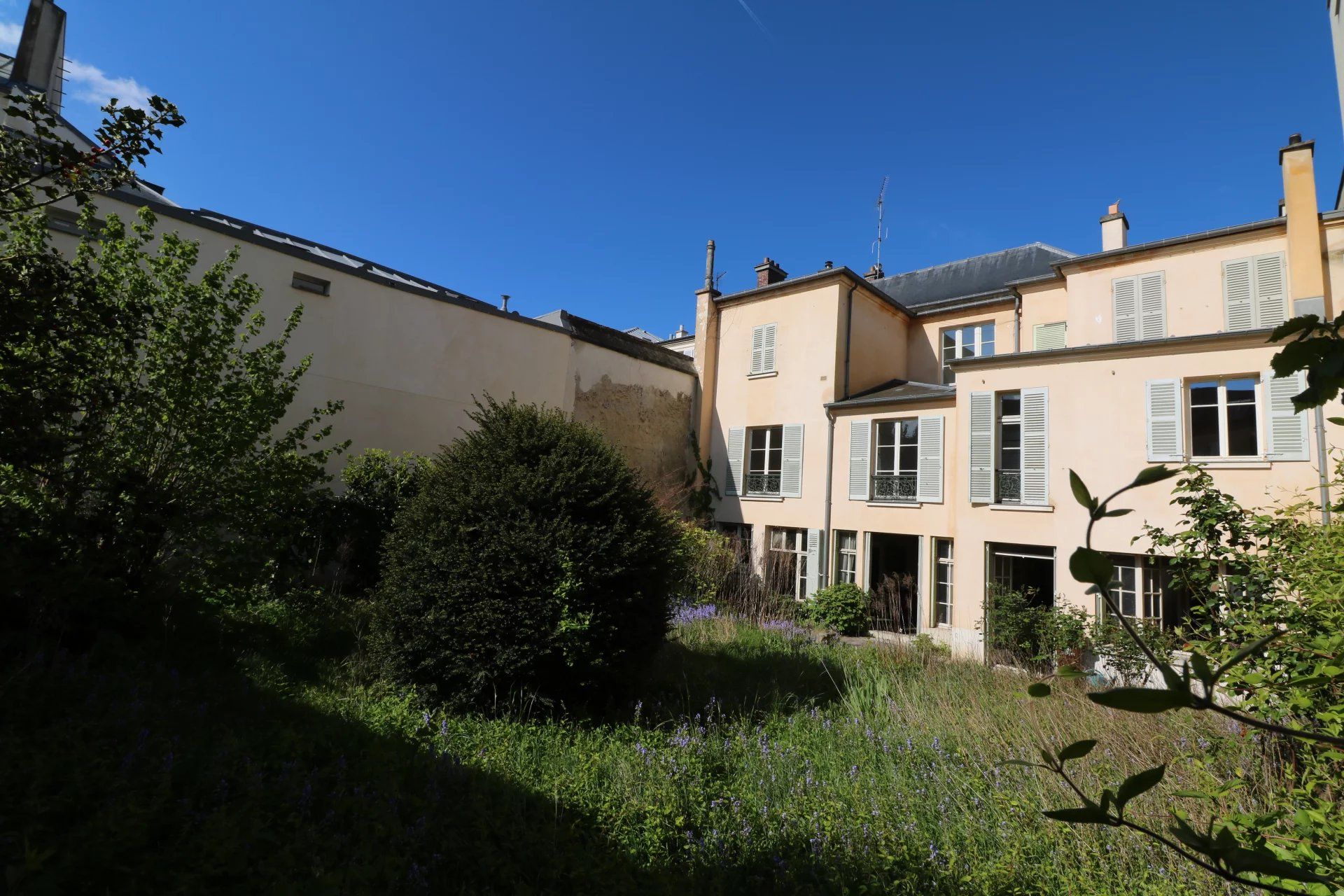 Condominium in Versailles, Ile-de-France 12348012