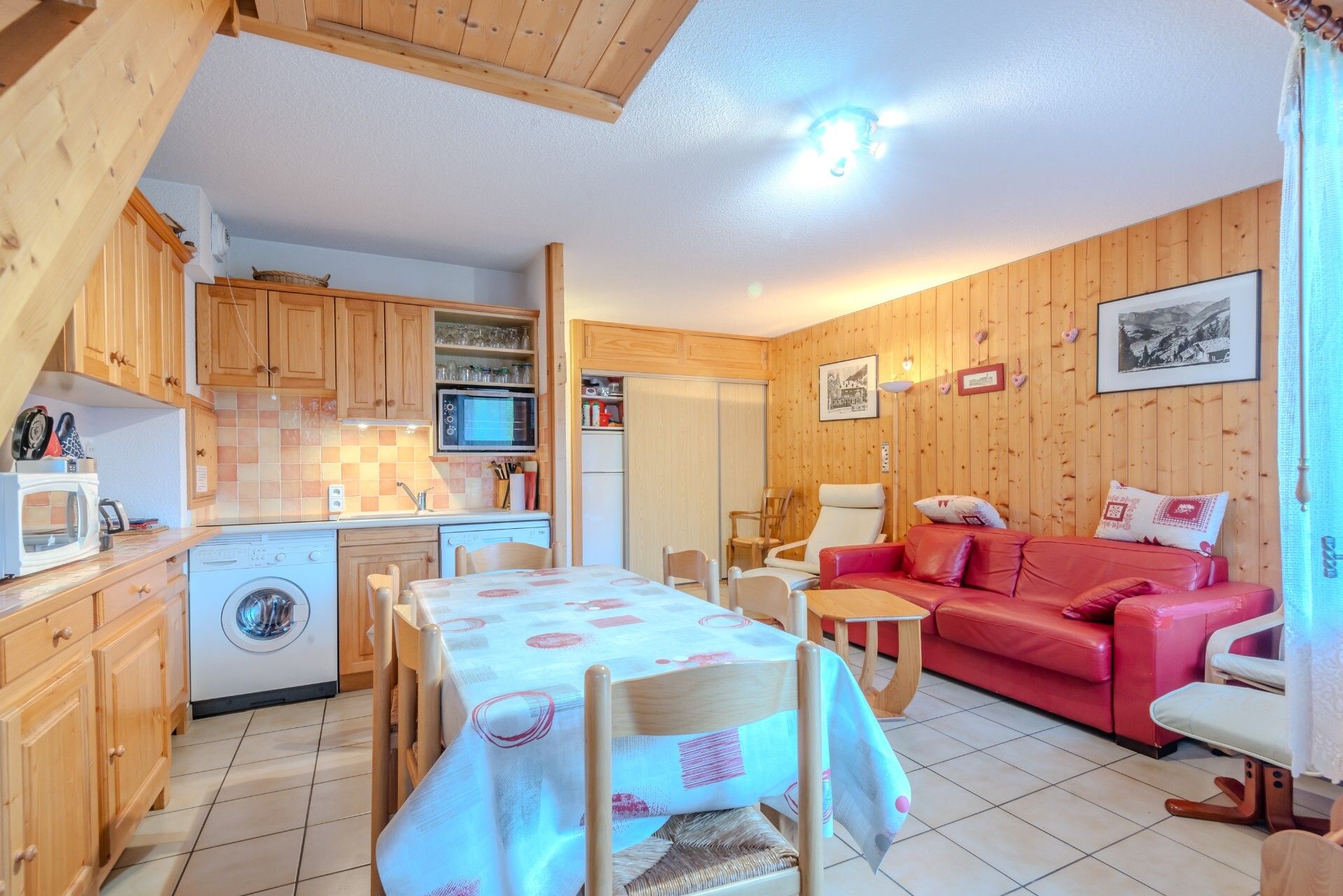 Condominium in Morzine, Auvergne-Rhône-Alpes 12350229