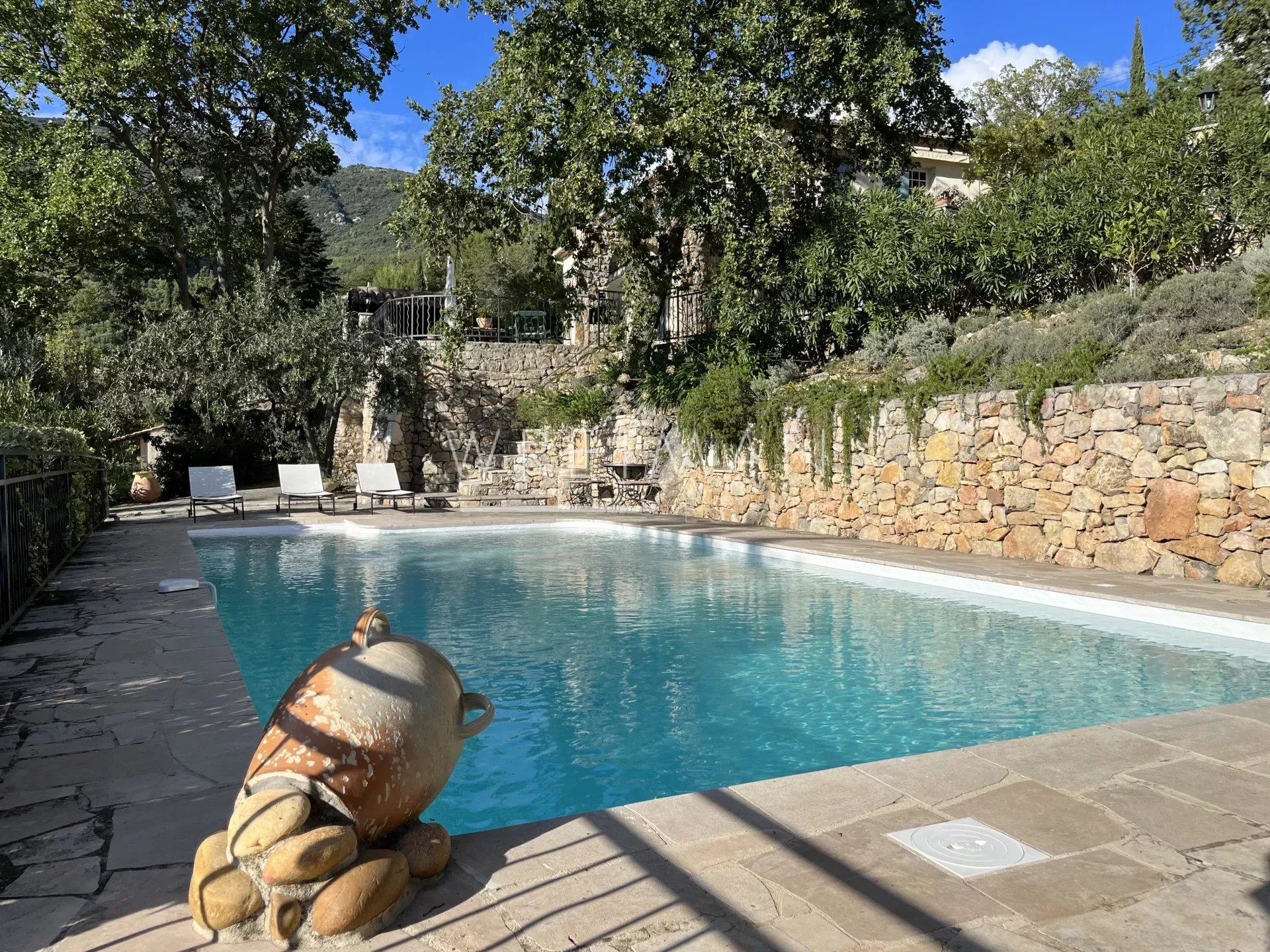 casa no Seillans, Provença-Alpes-Costa Azul 12351337