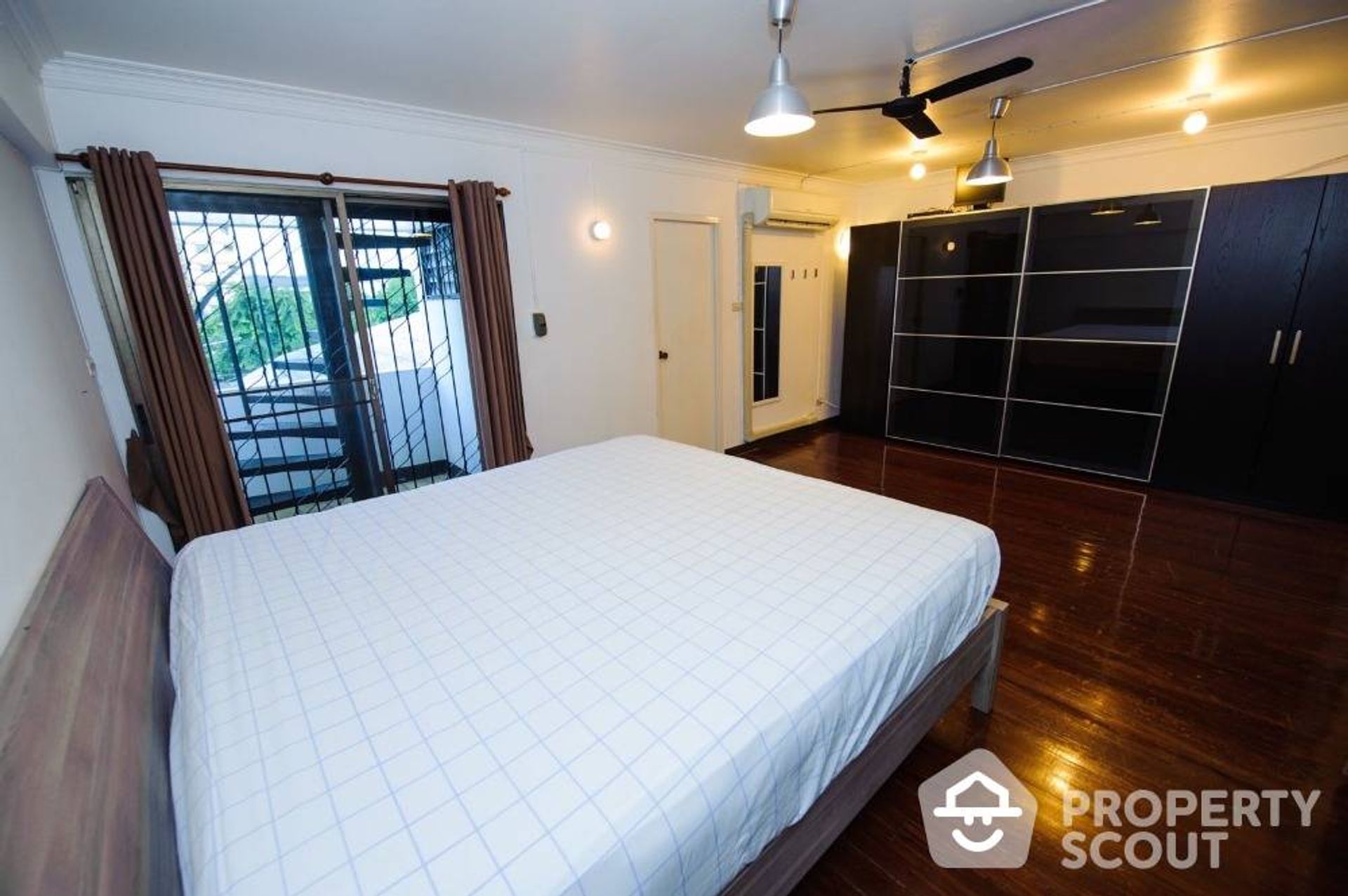 Hus i , Krung Thep Maha Nakhon 12352360