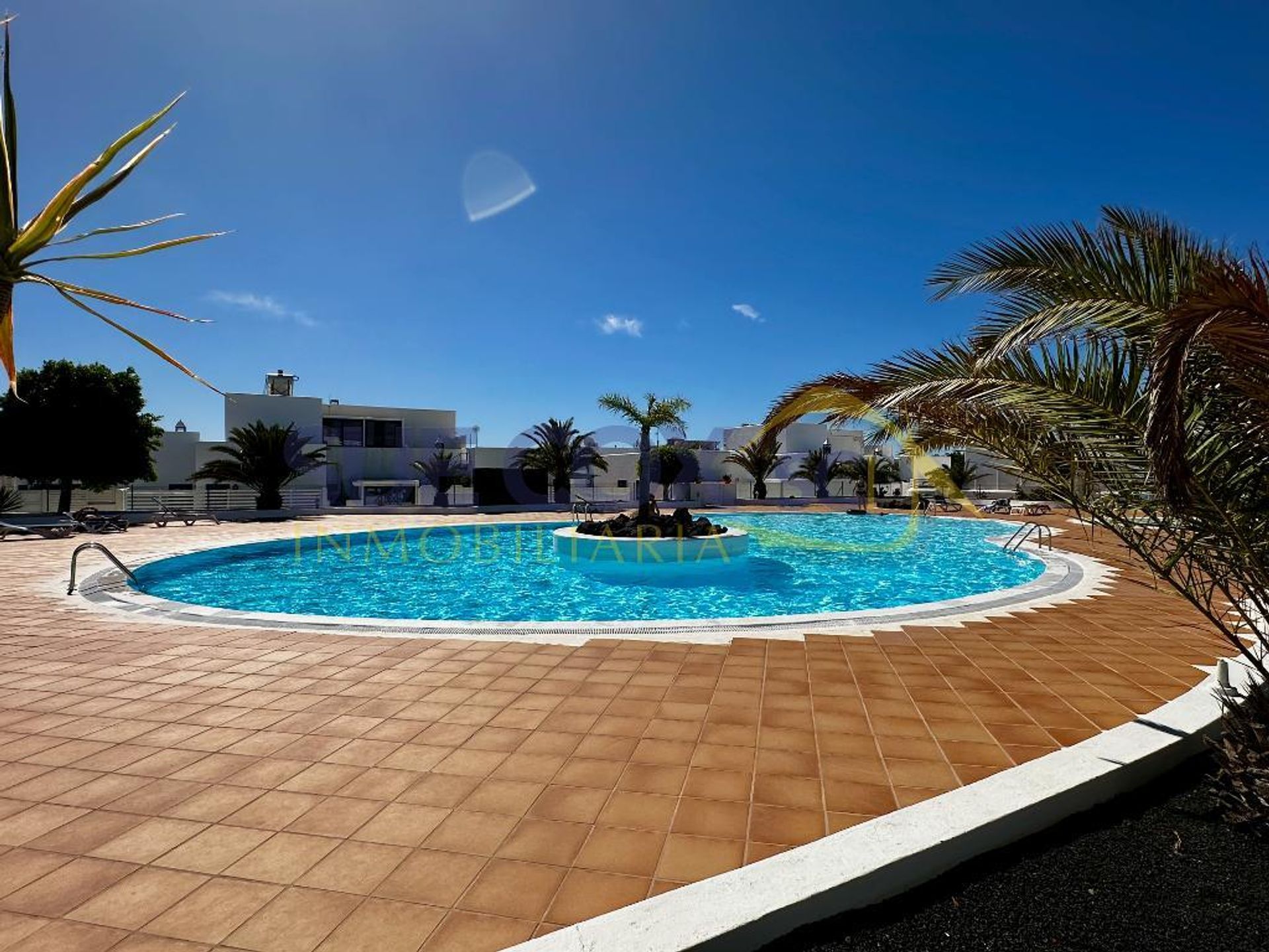 بيت في Puerto Calero, Canarias 12352989