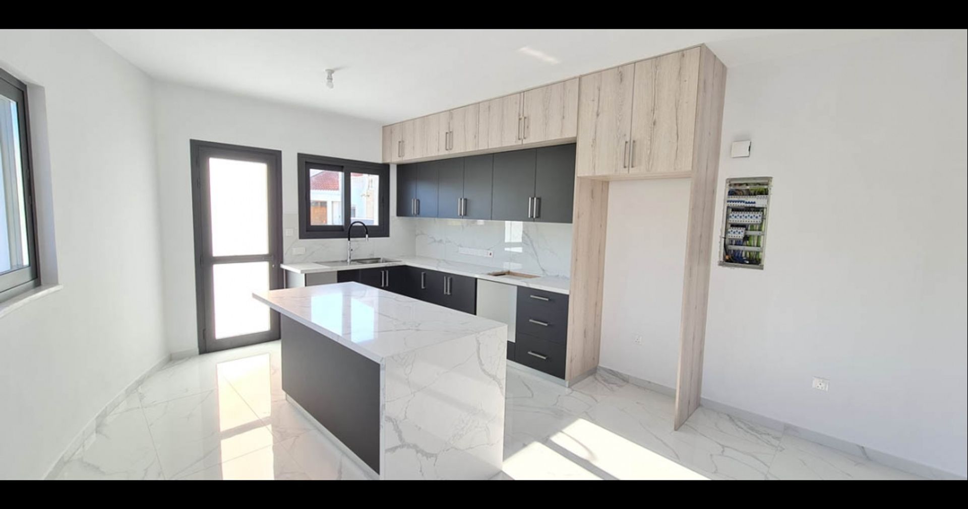 Condominio en Chloraka,  12353957