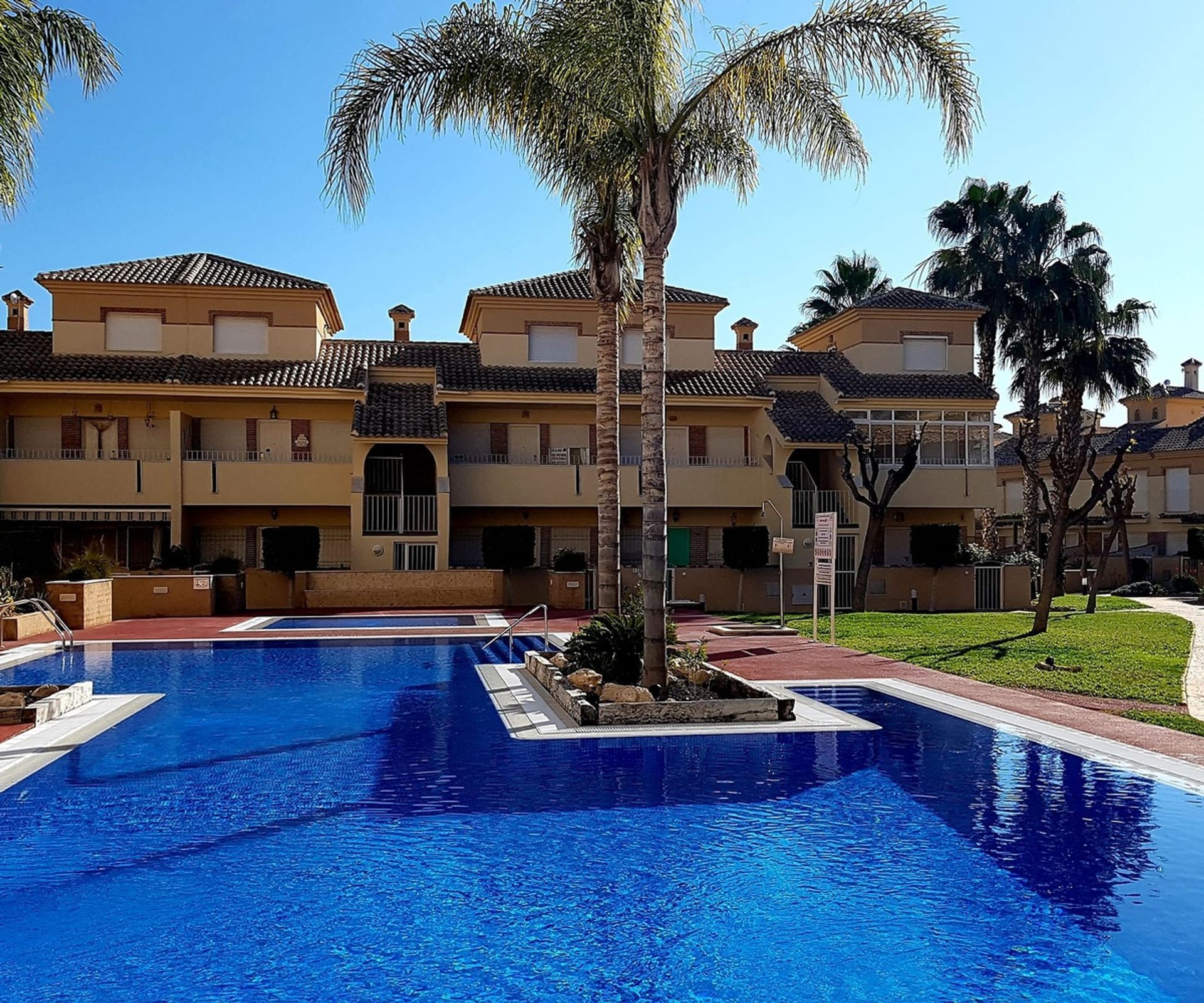 Condominium in Los Alcazares, Murcia 12354407