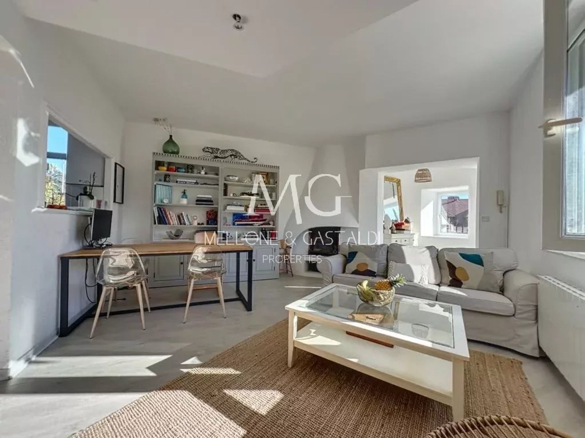 Condominium in Cannes, Provence-Alpes-Côte d'Azur 12354725