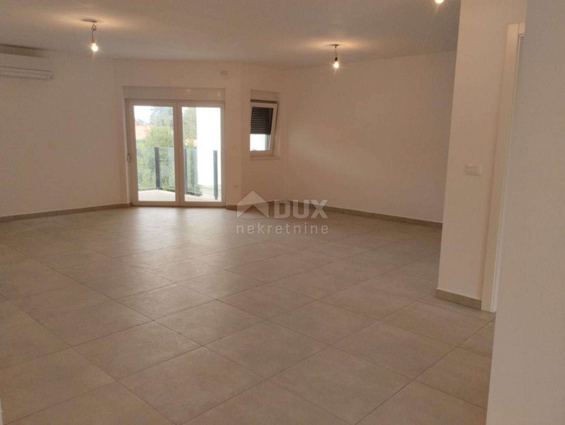 Condominium dans Umag, Istarska Zupanija 12356502