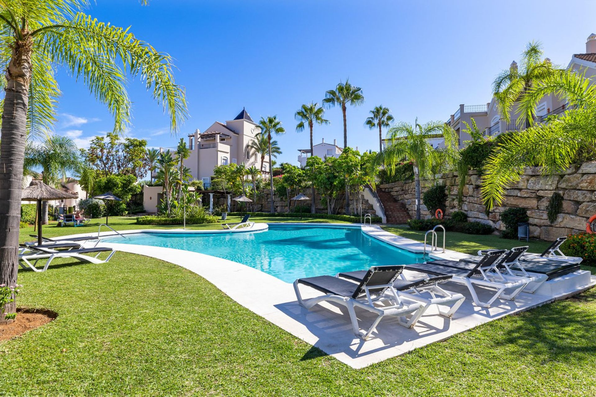 Multiple Houses in Estepona, Andalusia 12357717