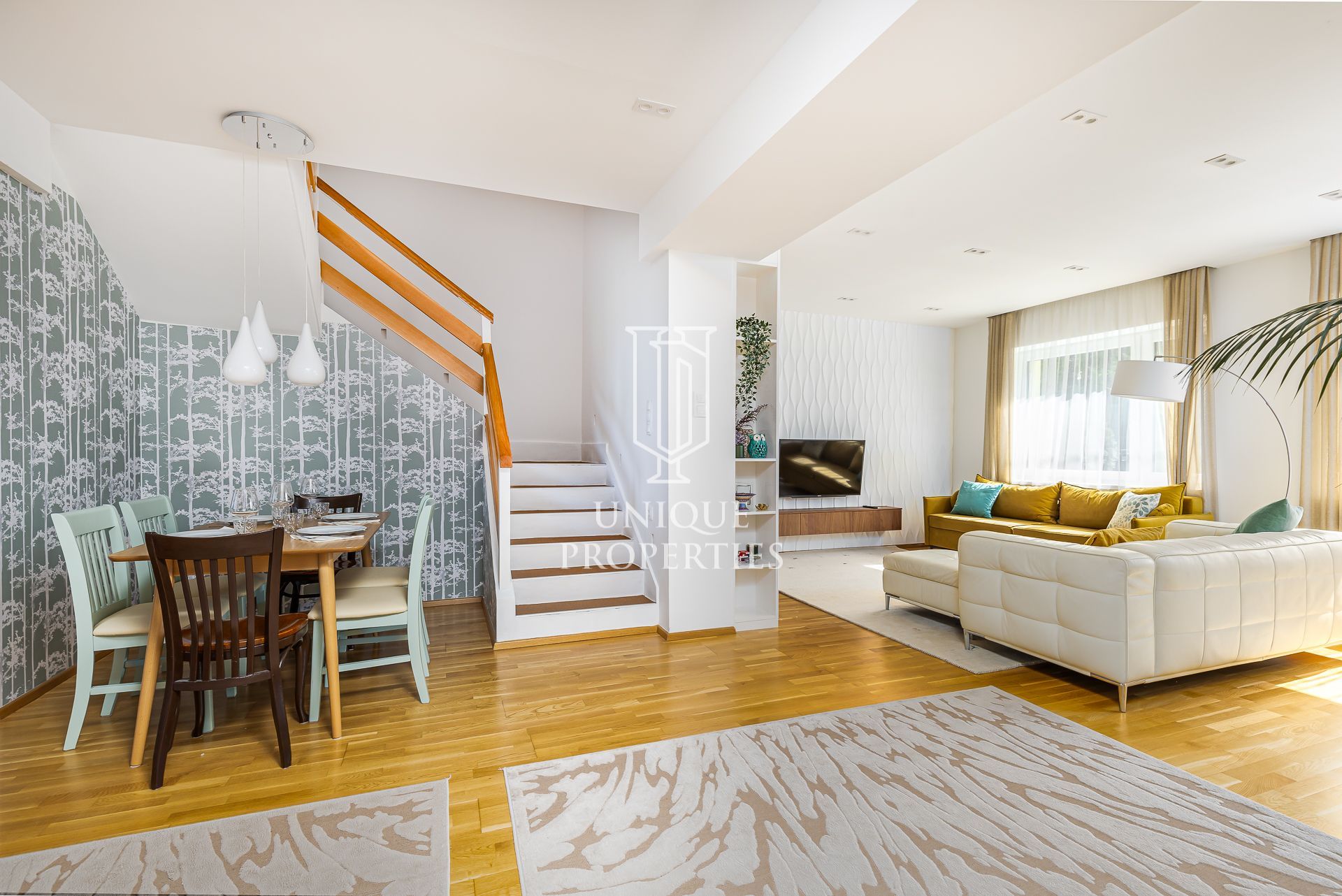 Hus i Budapest, Budapest 12357903