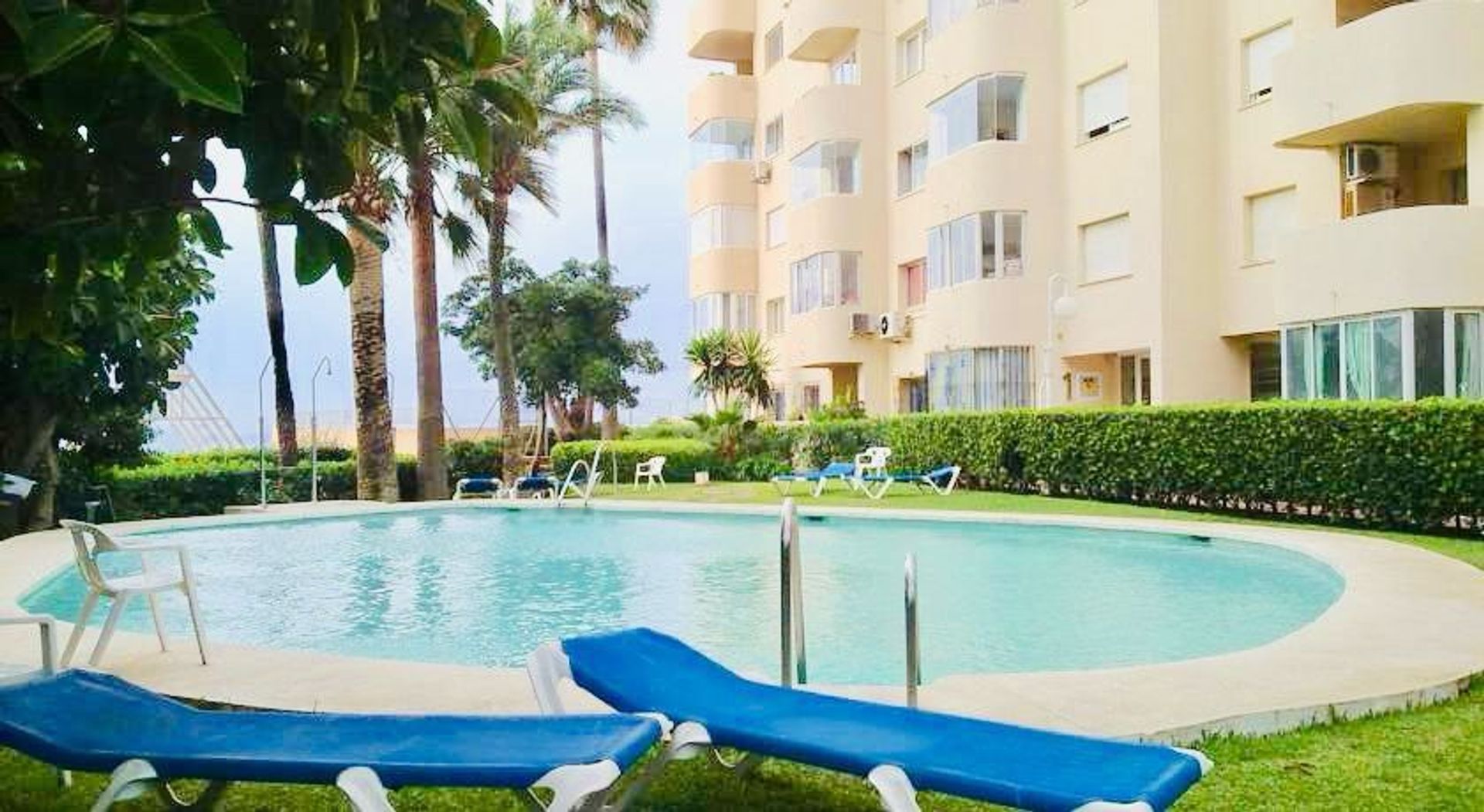 Condominium in Estepona, Andalucía 12359245