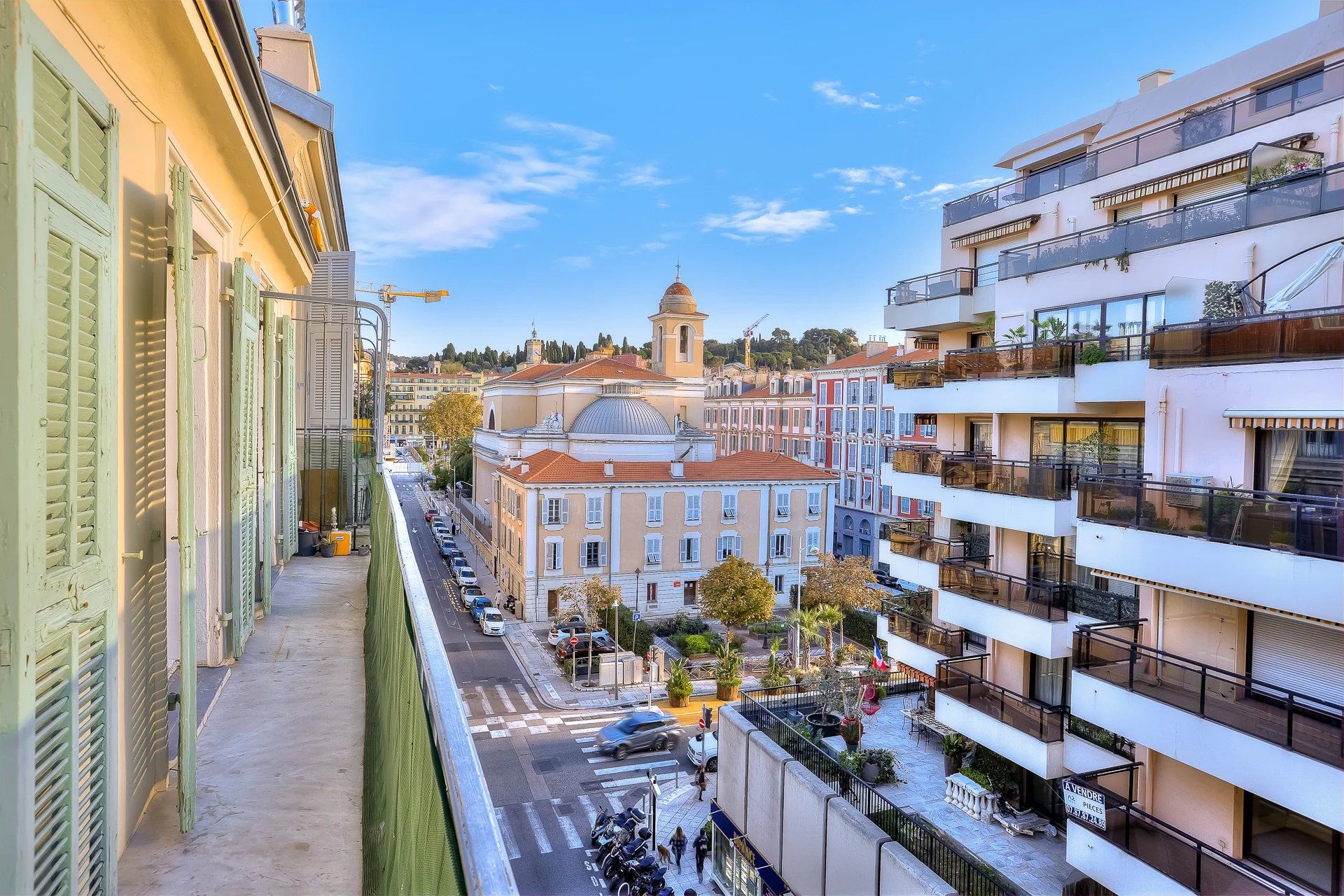 Condominium in Nice, Provence-Alpes-Cote d'Azur 12361118