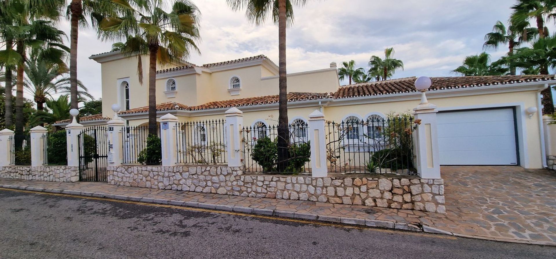 House in Marbella, Andalucía 12362756