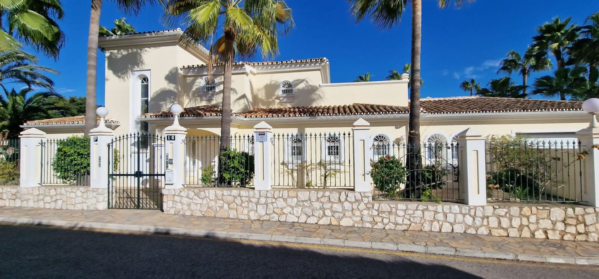 House in Marbella, Andalucía 12362756