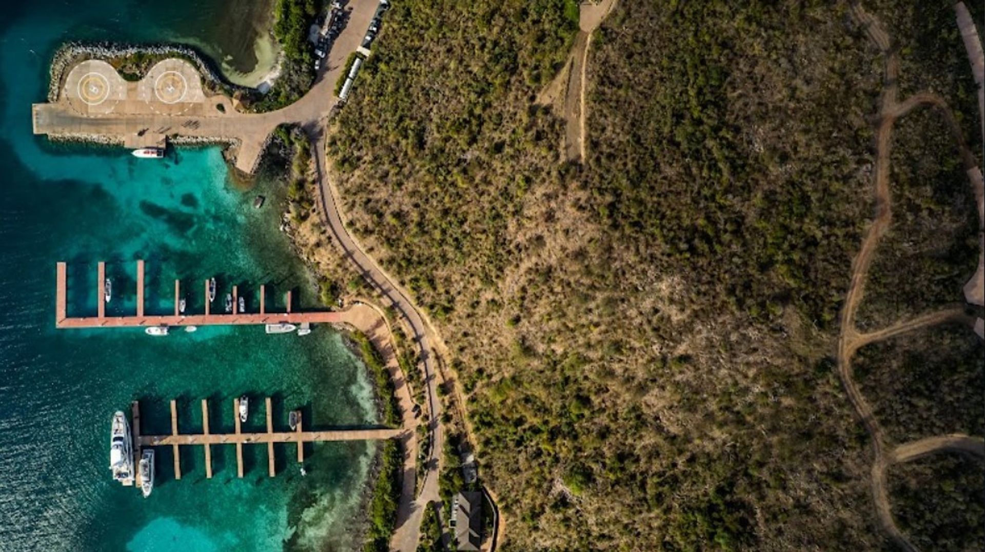 Tierra en bahía de coral, Islas Virgenes 12363281