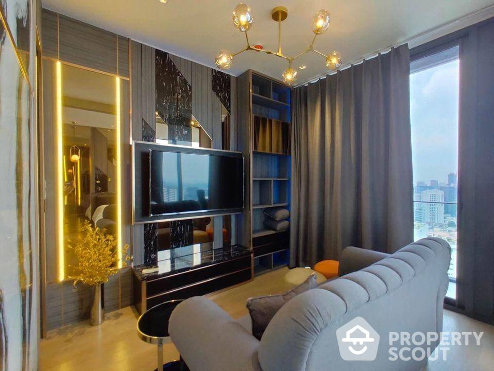 Condominium in Bang Rak, Krung Thep Maha Nakhon 12363784