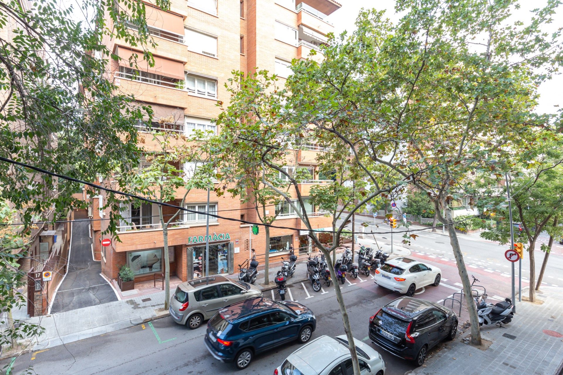 Condominium in Barcelona, Catalunya 12365519