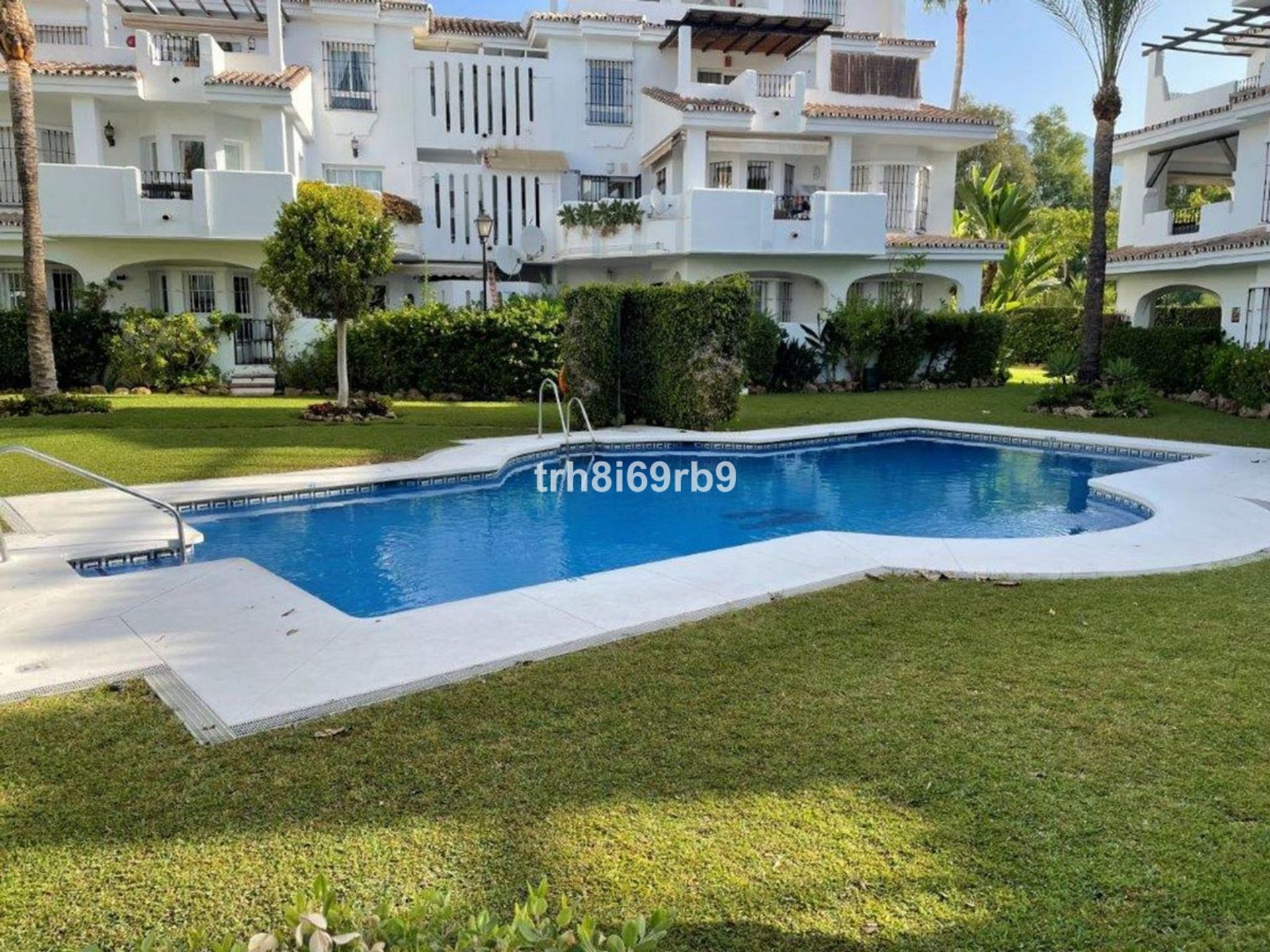 Condominium in Marbella, Andalusia 12365949