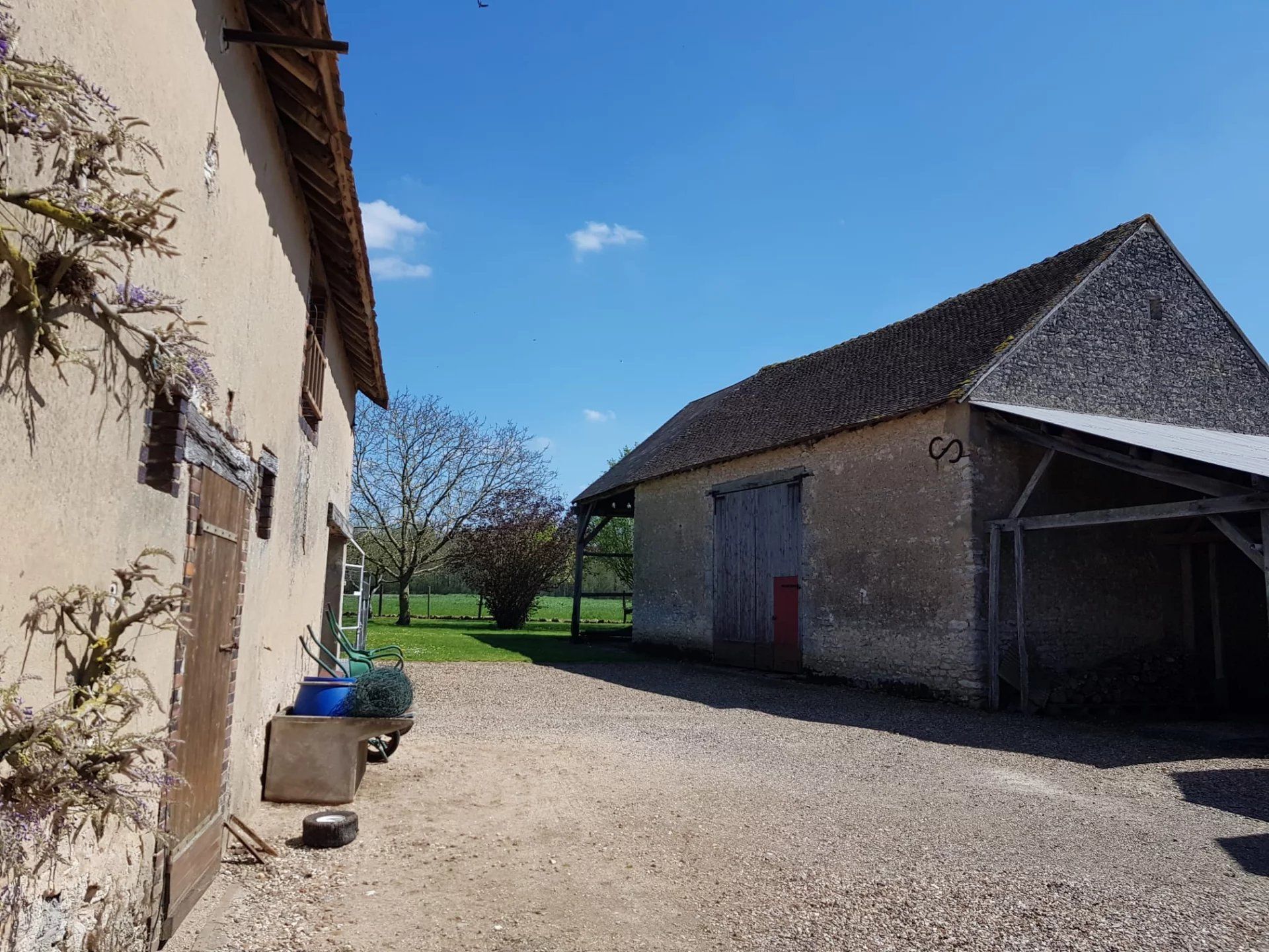 casa no La Chapelle-sur-Aveyron, Centro-Val de Loire 12366551