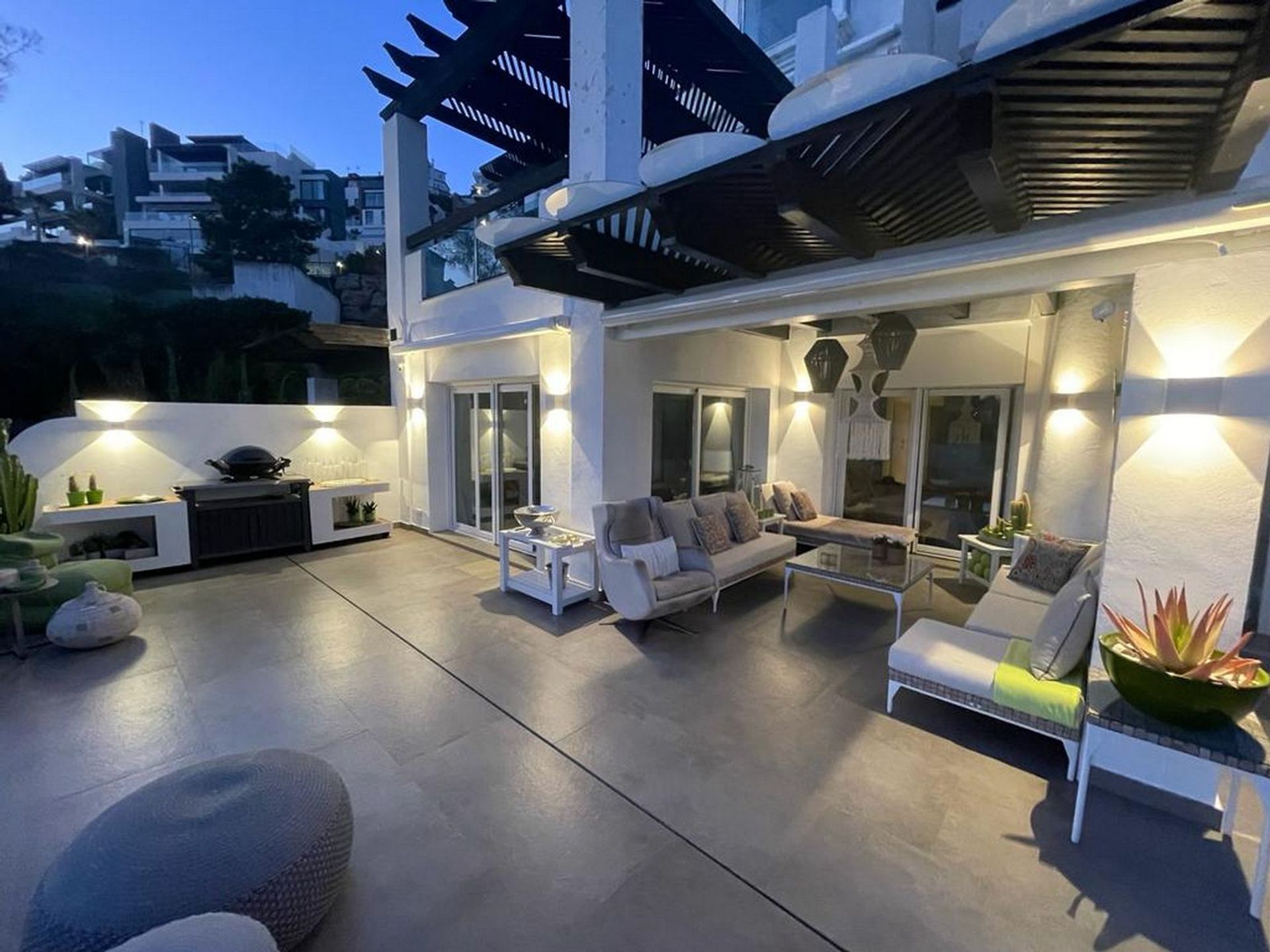 Condominium in Benahavis, Andalusia 12368257