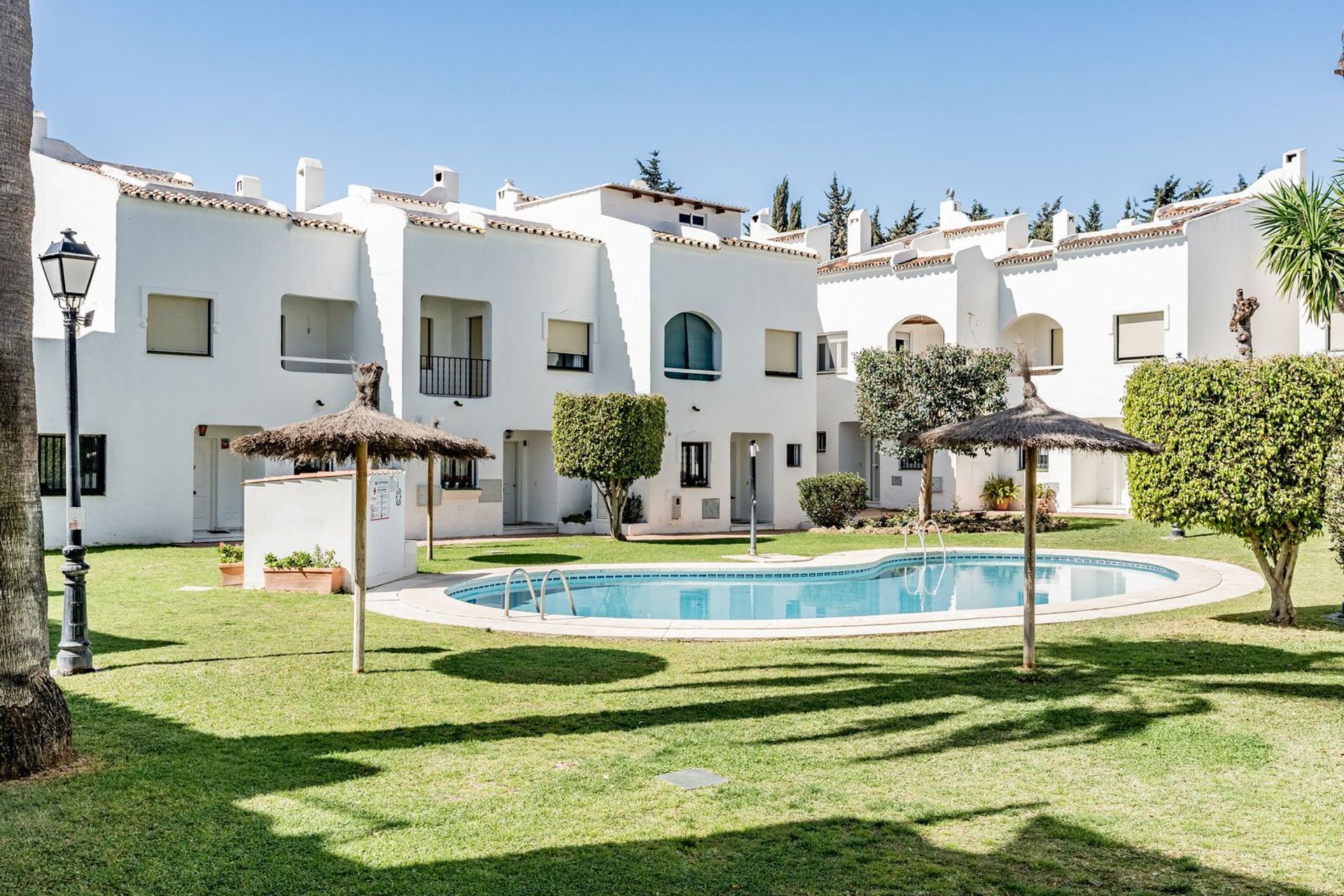 rumah dalam Estepona, Andalusia 12368279