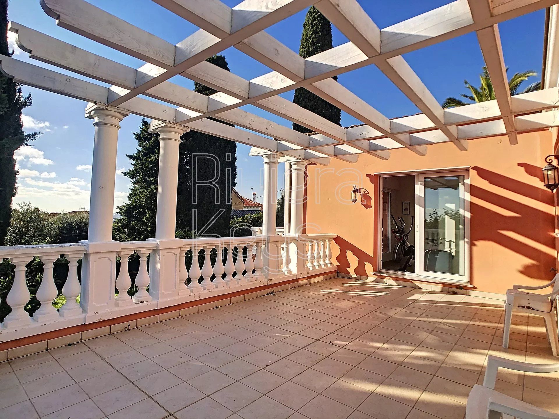 Haus im Cagnes-sur-Mer, Alpes-Maritimes 12369178