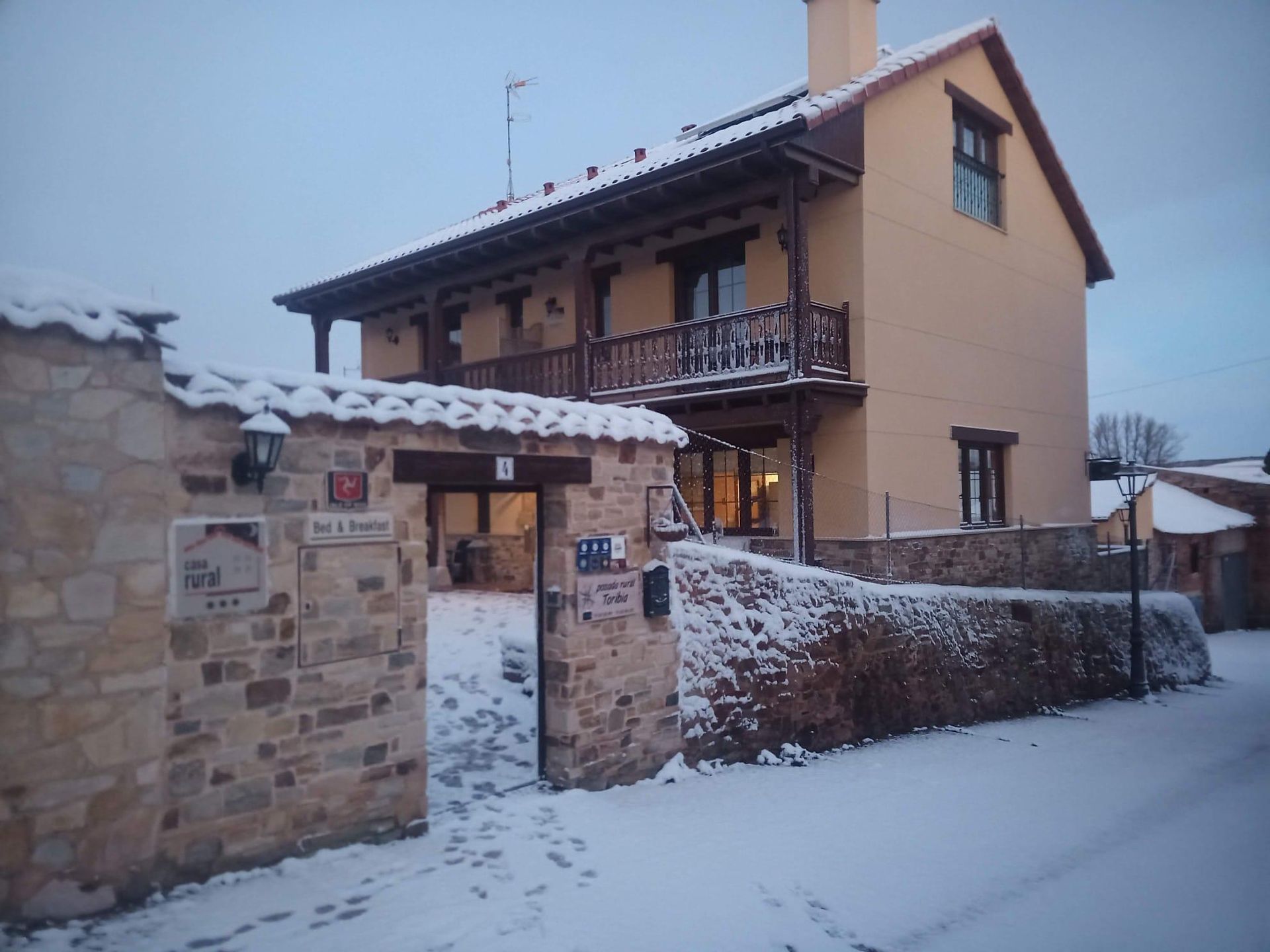 House in Val de San Lorenzo, Castille-Leon 12369261