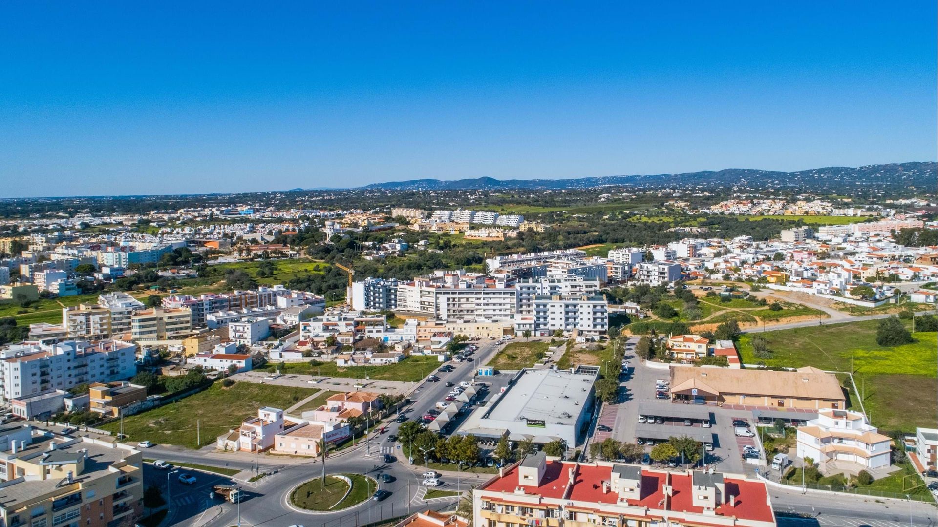 Condominium in Olhão, Faro District 12371528