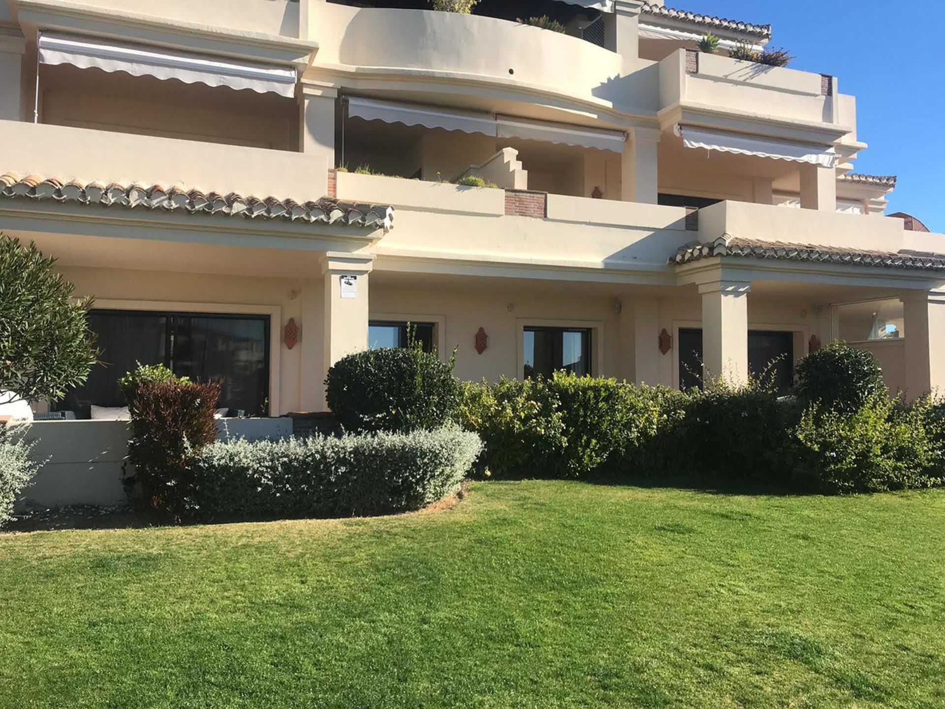 Condominium in Benahavis, Andalusia 12371705