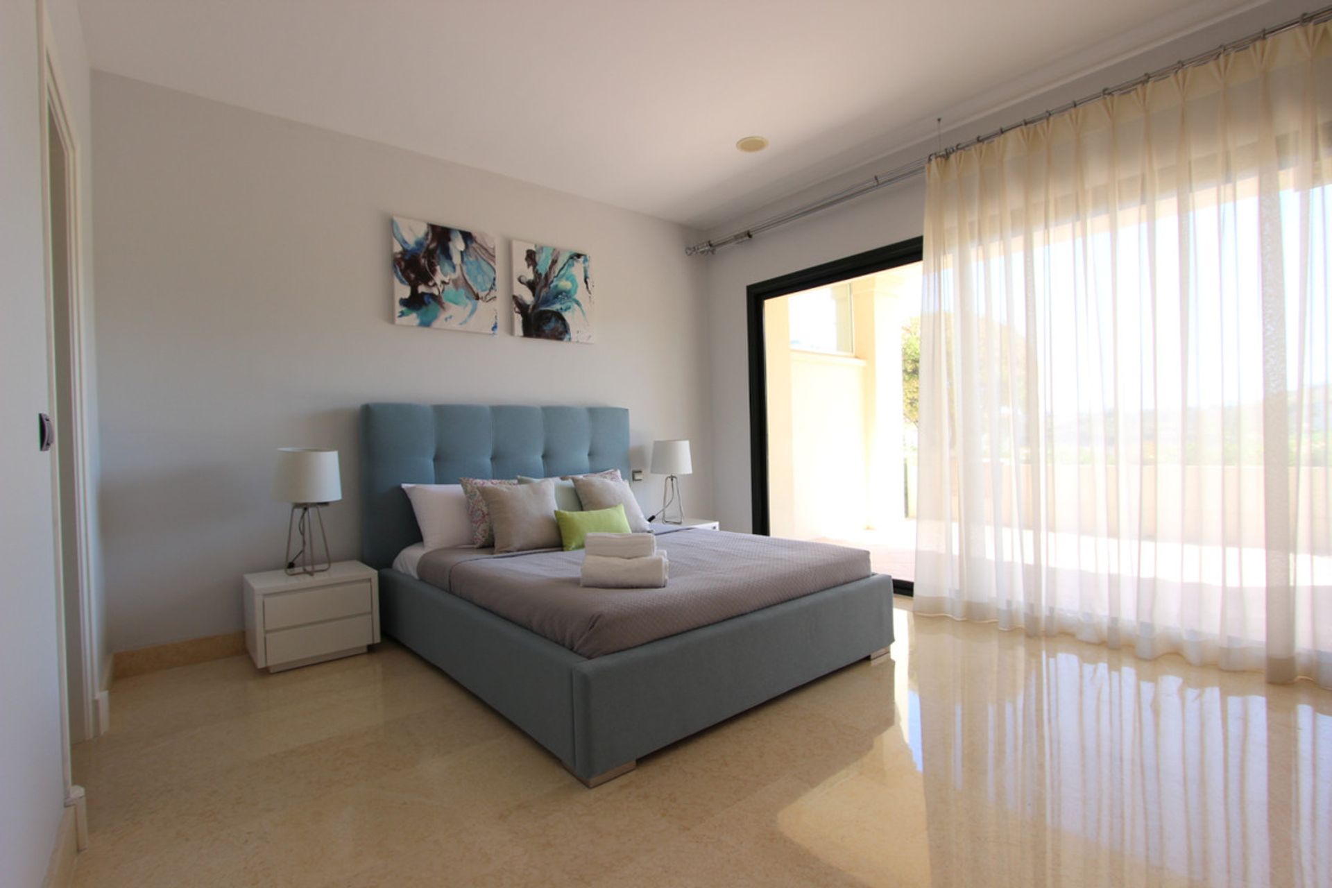 Condominium in Benahavis, Andalusia 12371705