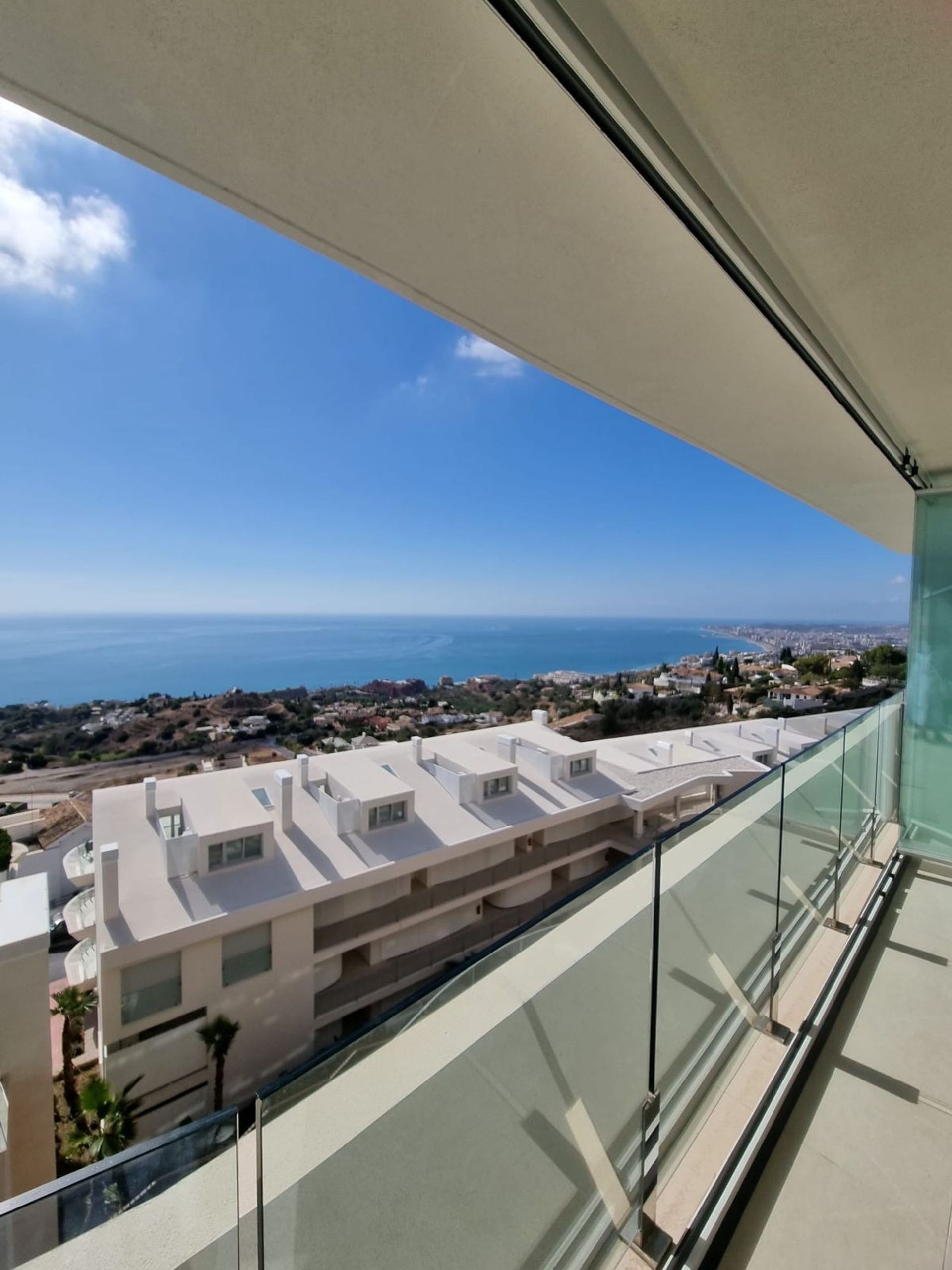 Condominium in Benalmádena, Andalusia 12371752