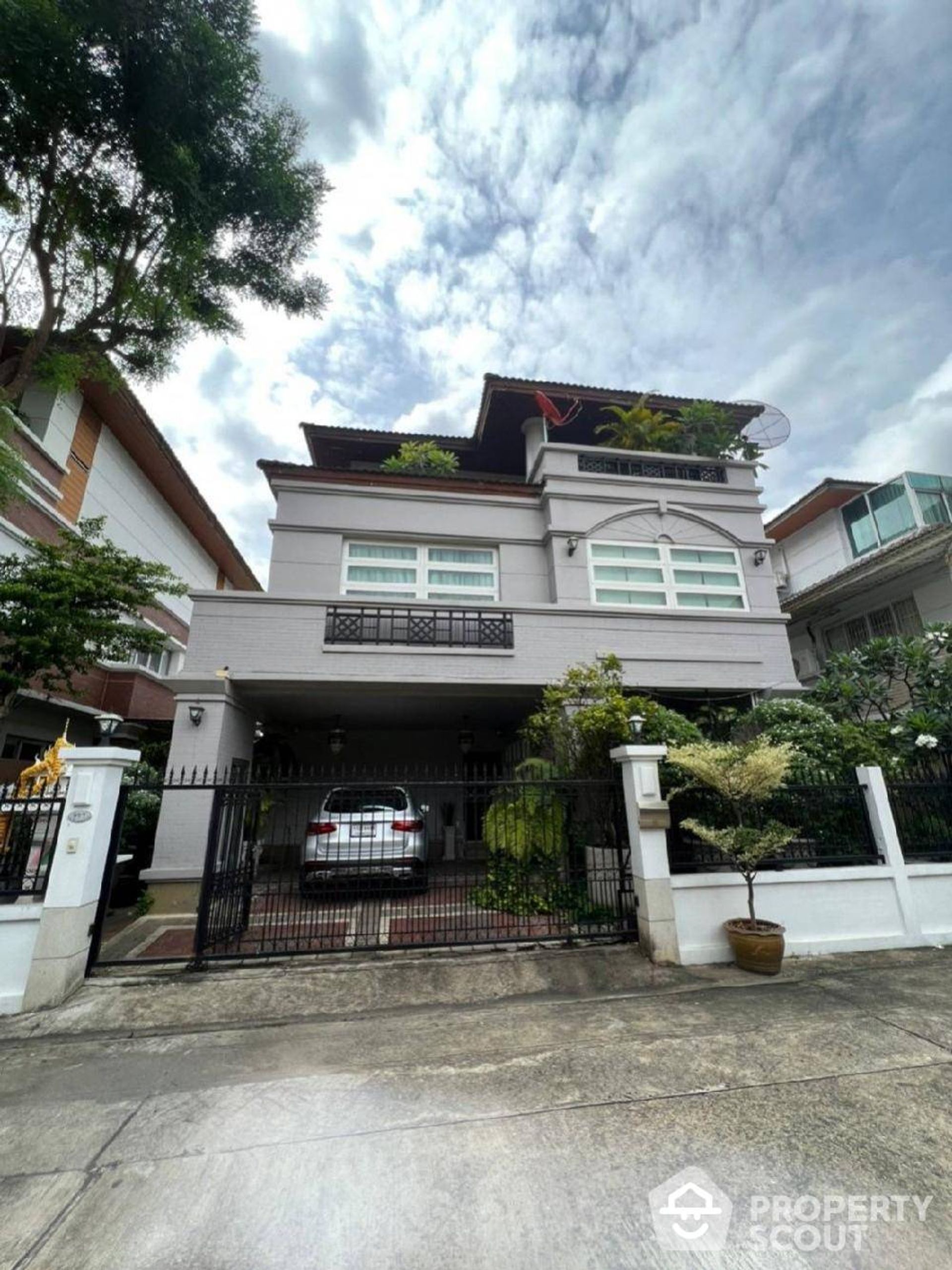 Hus i Phaya Thai, Krung Thep Maha Nakhon 12373350