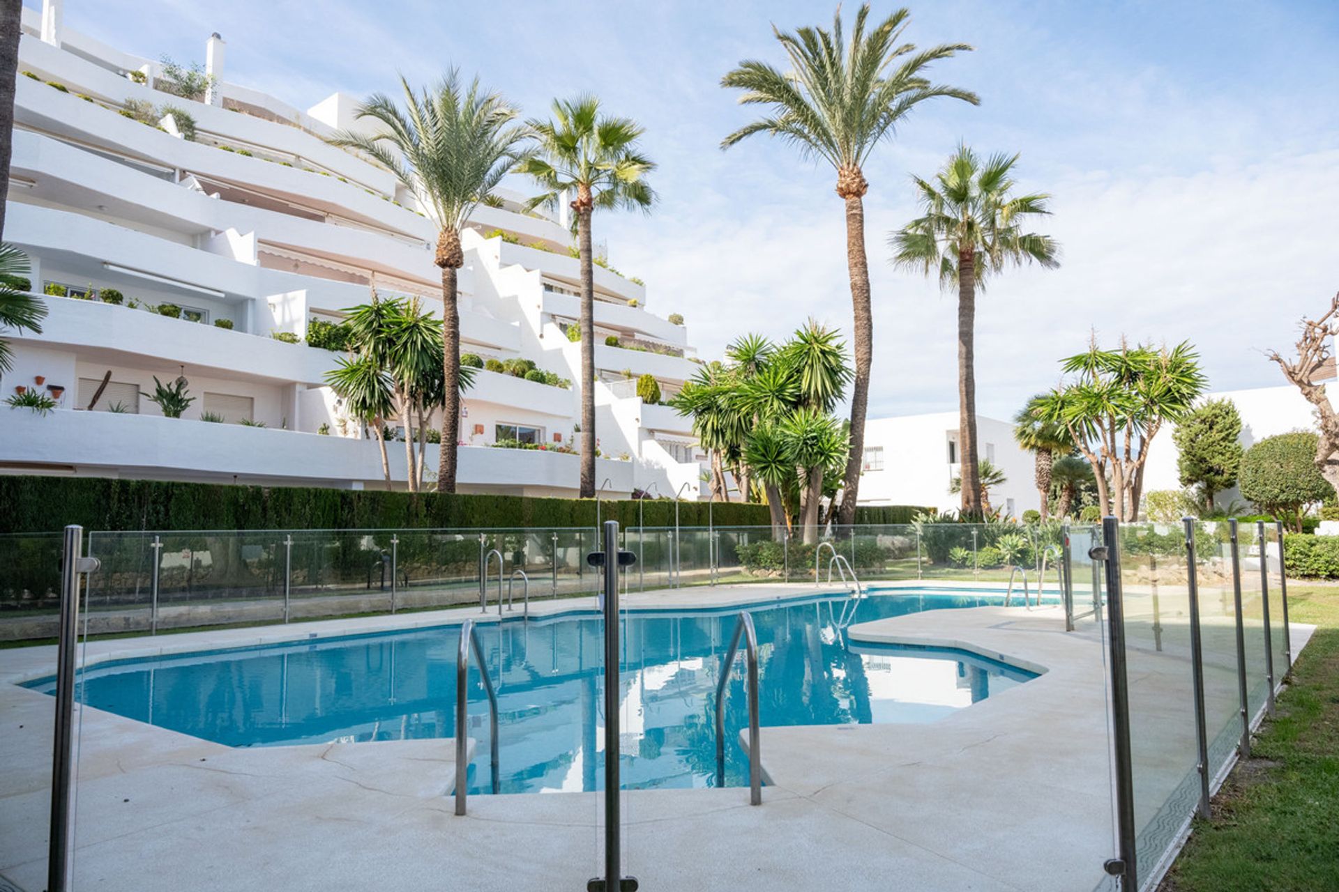 Condominium in Marbella, Andalusië 12374350