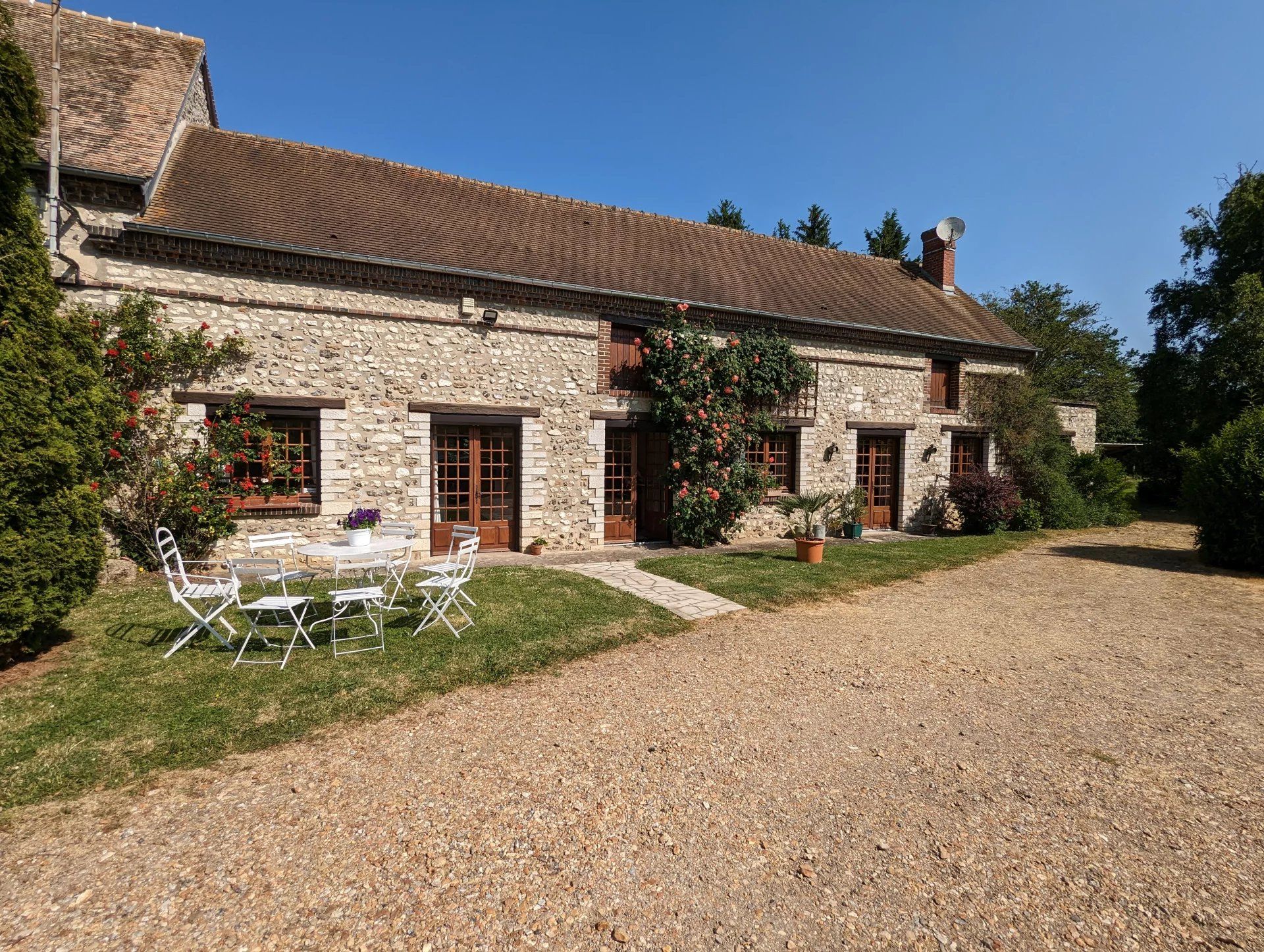 Casa nel Fontaine-sous-Jouy, Normandie 12374980