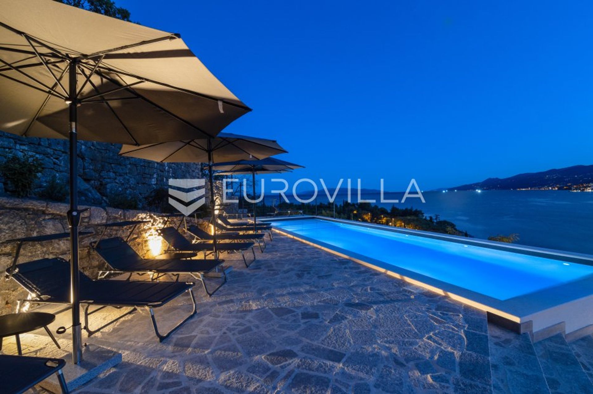 Condominium dans Opatija, Primorsko-goranska županija 12375290