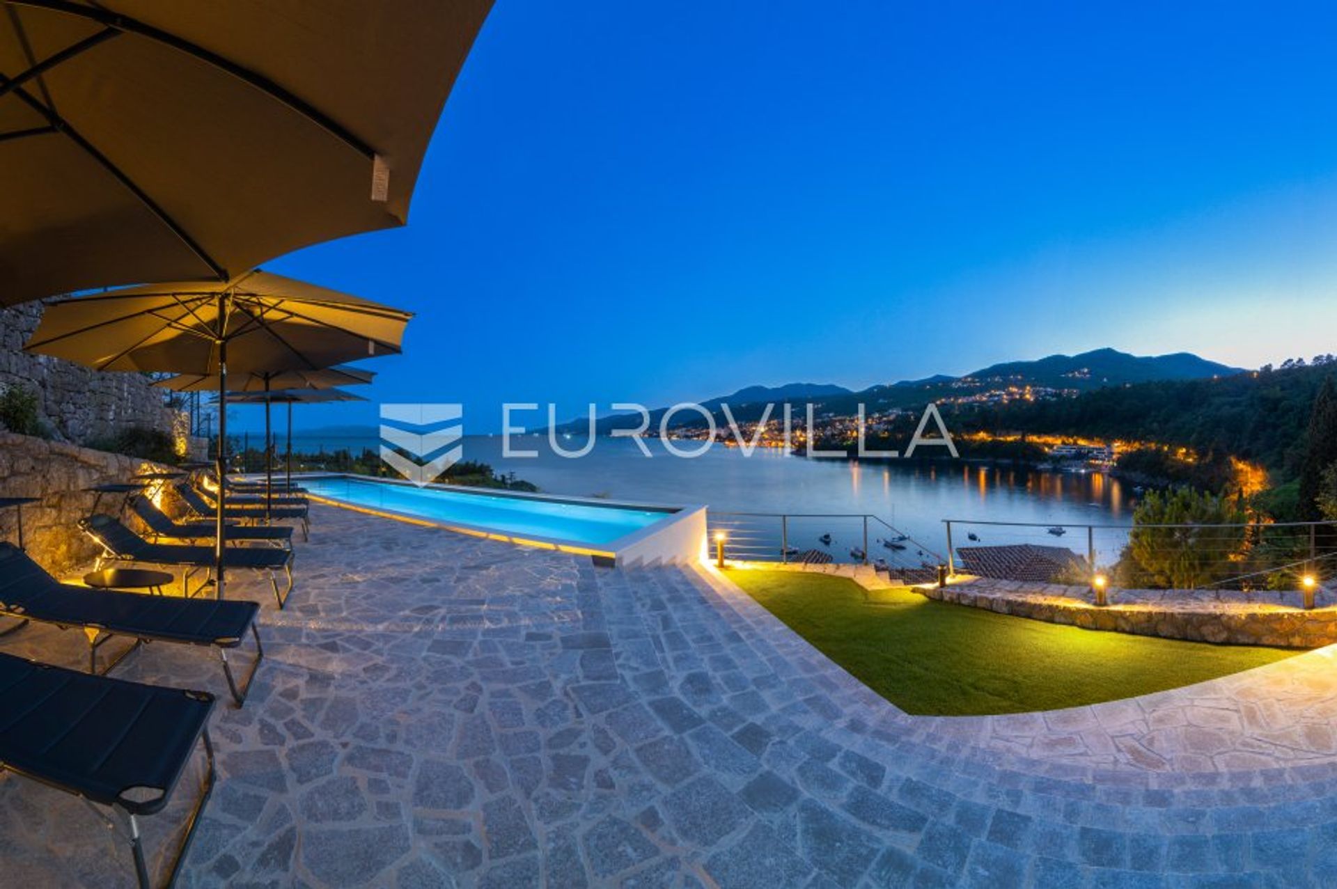 Condominium dans Opatija, Primorsko-goranska županija 12375290