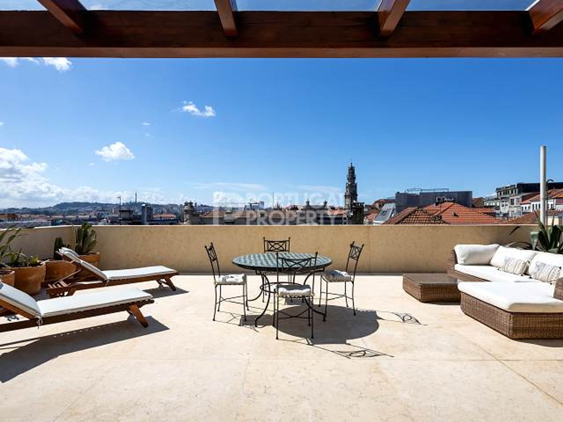 Кондоминиум в Porto, Porto District 12376499