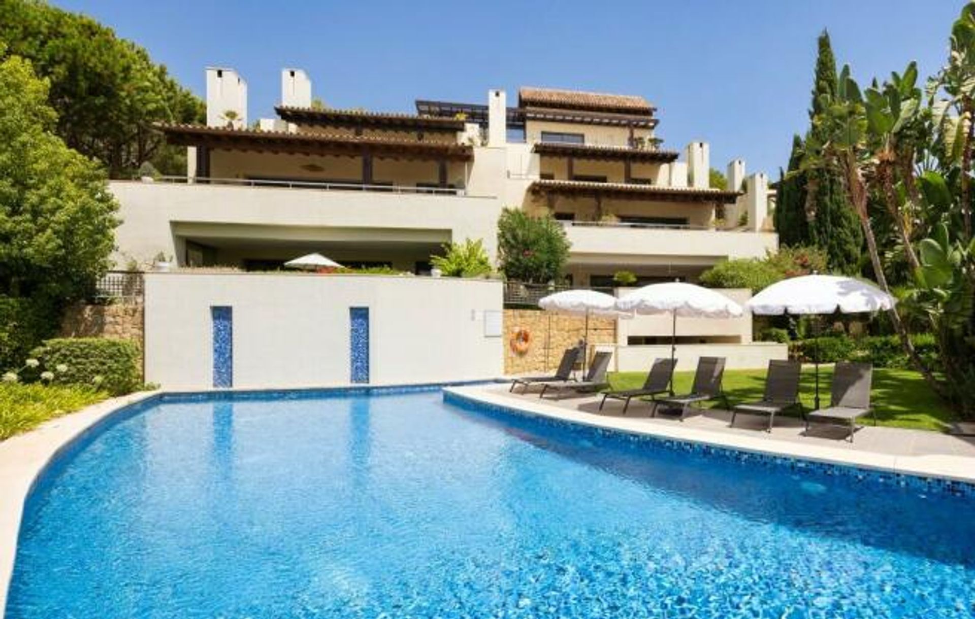 Condominium in Marbella, Andalucía 12379775