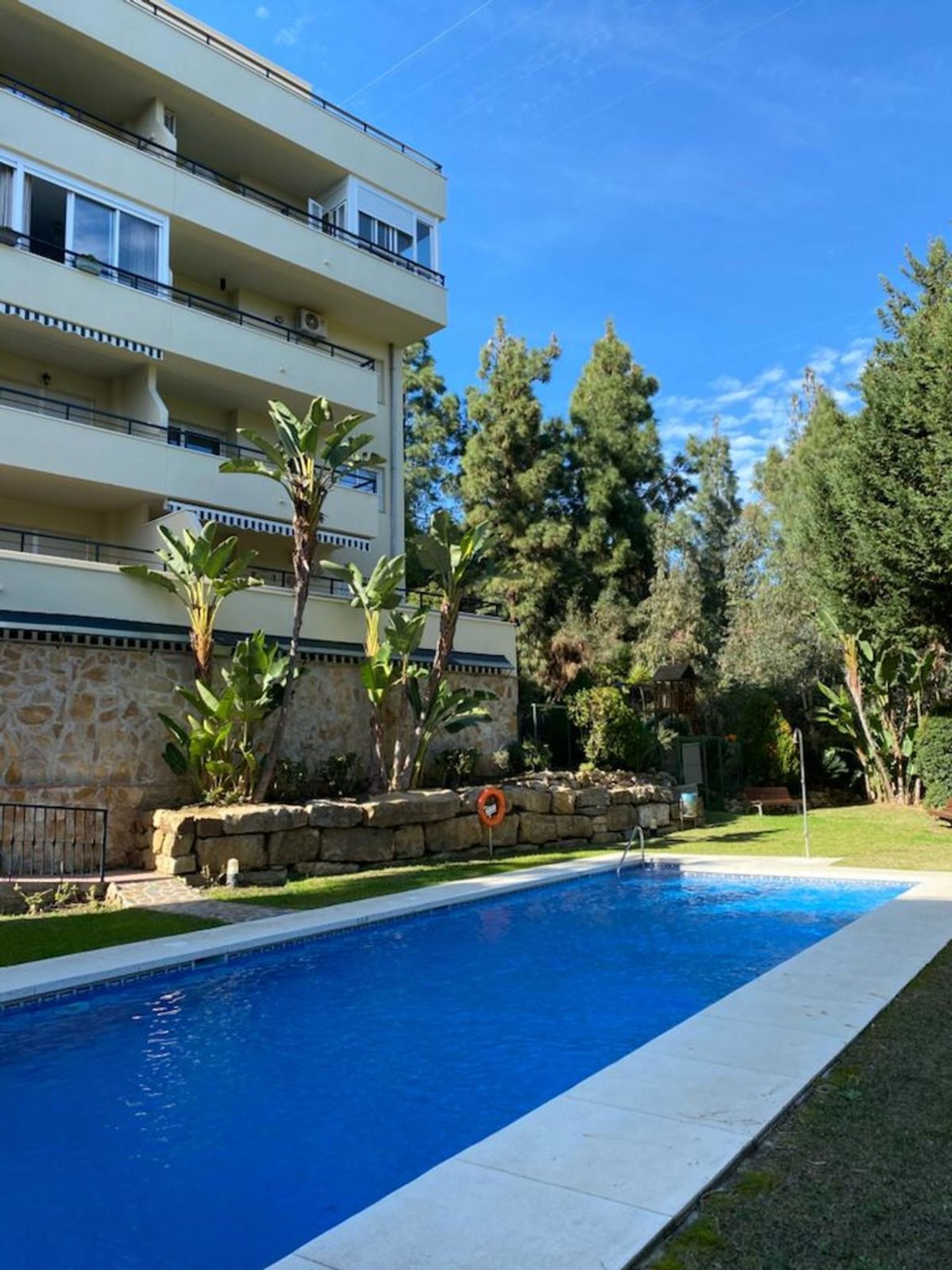 Condominium in Marbella, Andalucía 12379892