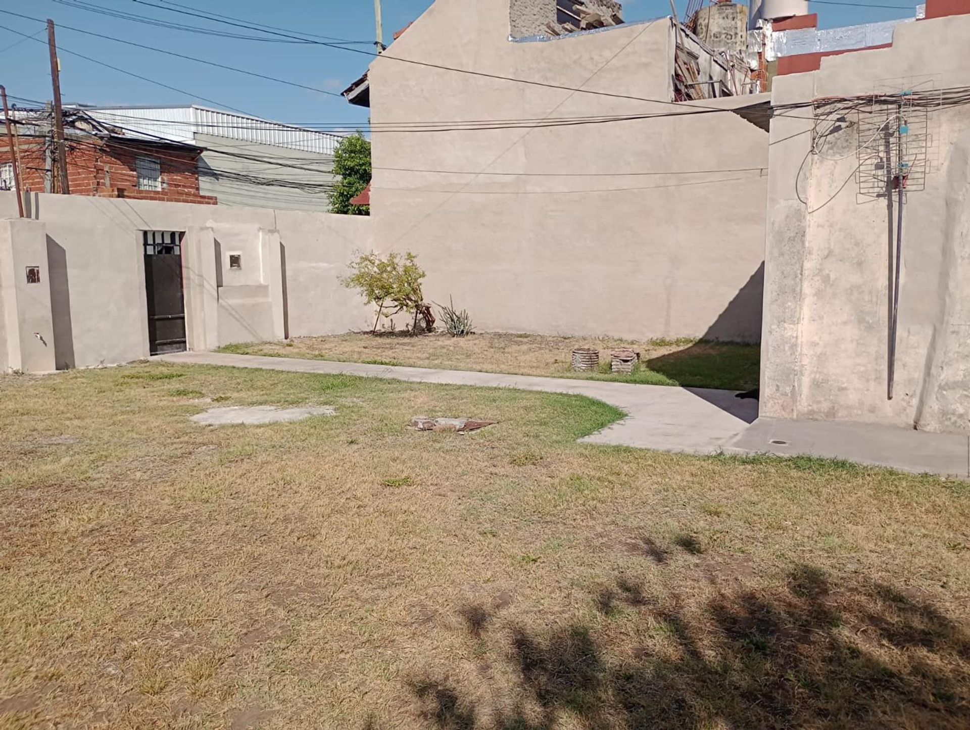 Casa nel Caseros, Provincia de Buenos Aires 12380382