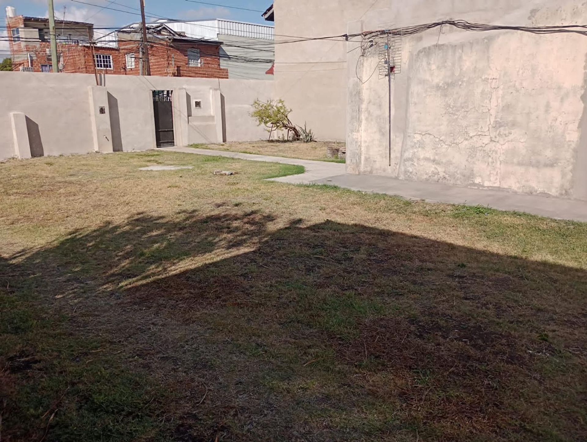 House in Caseros, Provincia de Buenos Aires 12380382