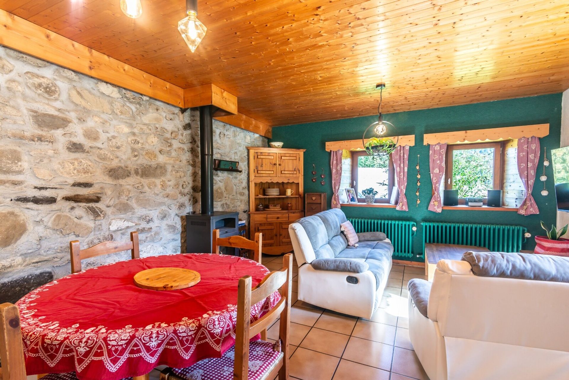 Casa nel Essert-Romand, Auvergne-Rhône-Alpes 12380877