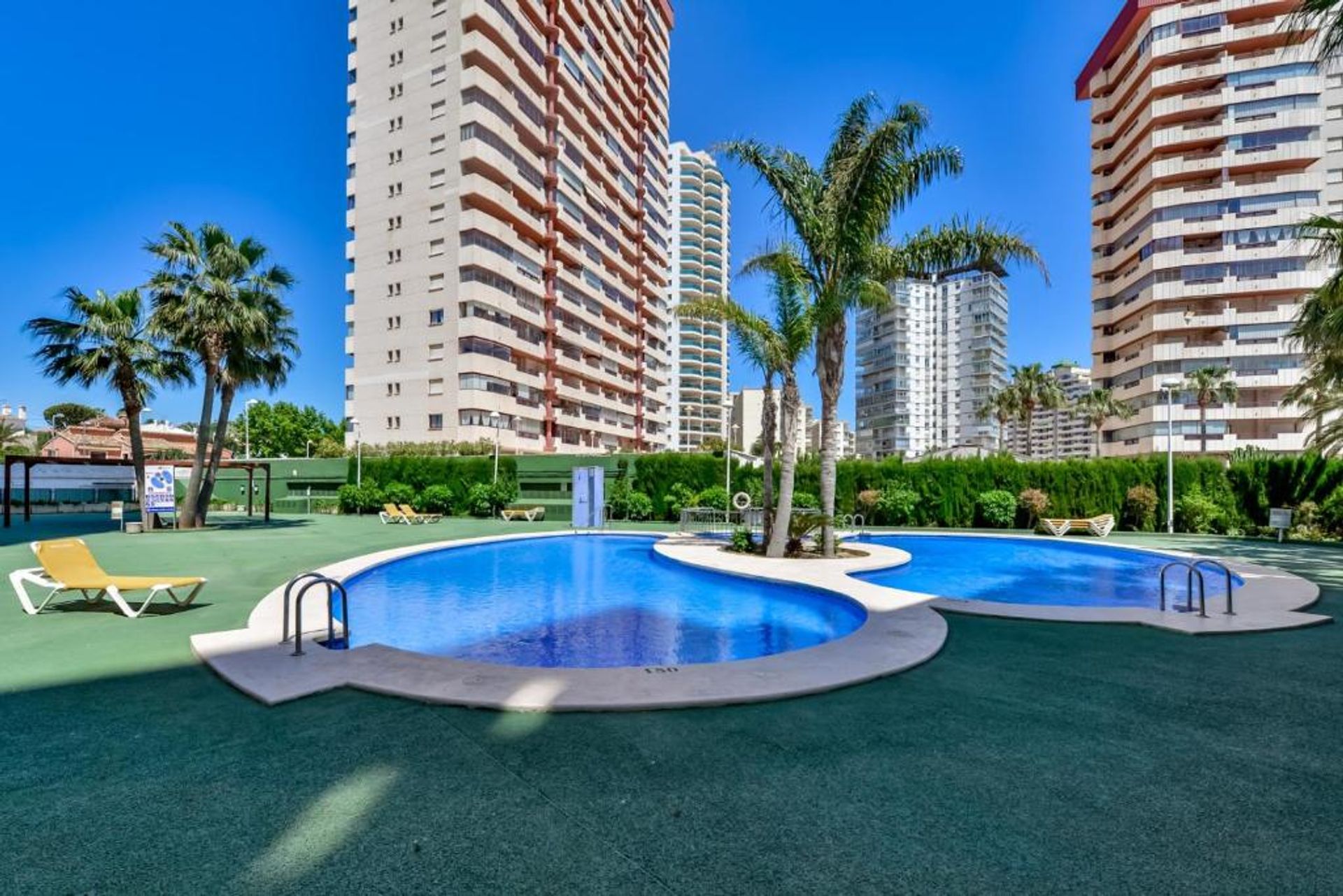 Condominium in Ifach, Valencia 12381599