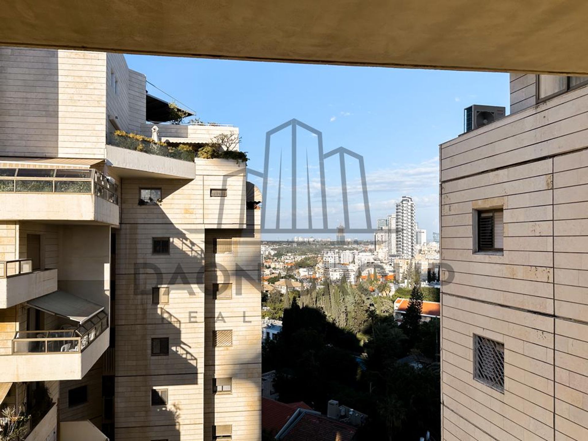 Condominio en Ramat Gan, Harei HaGil'ad Street 12381981