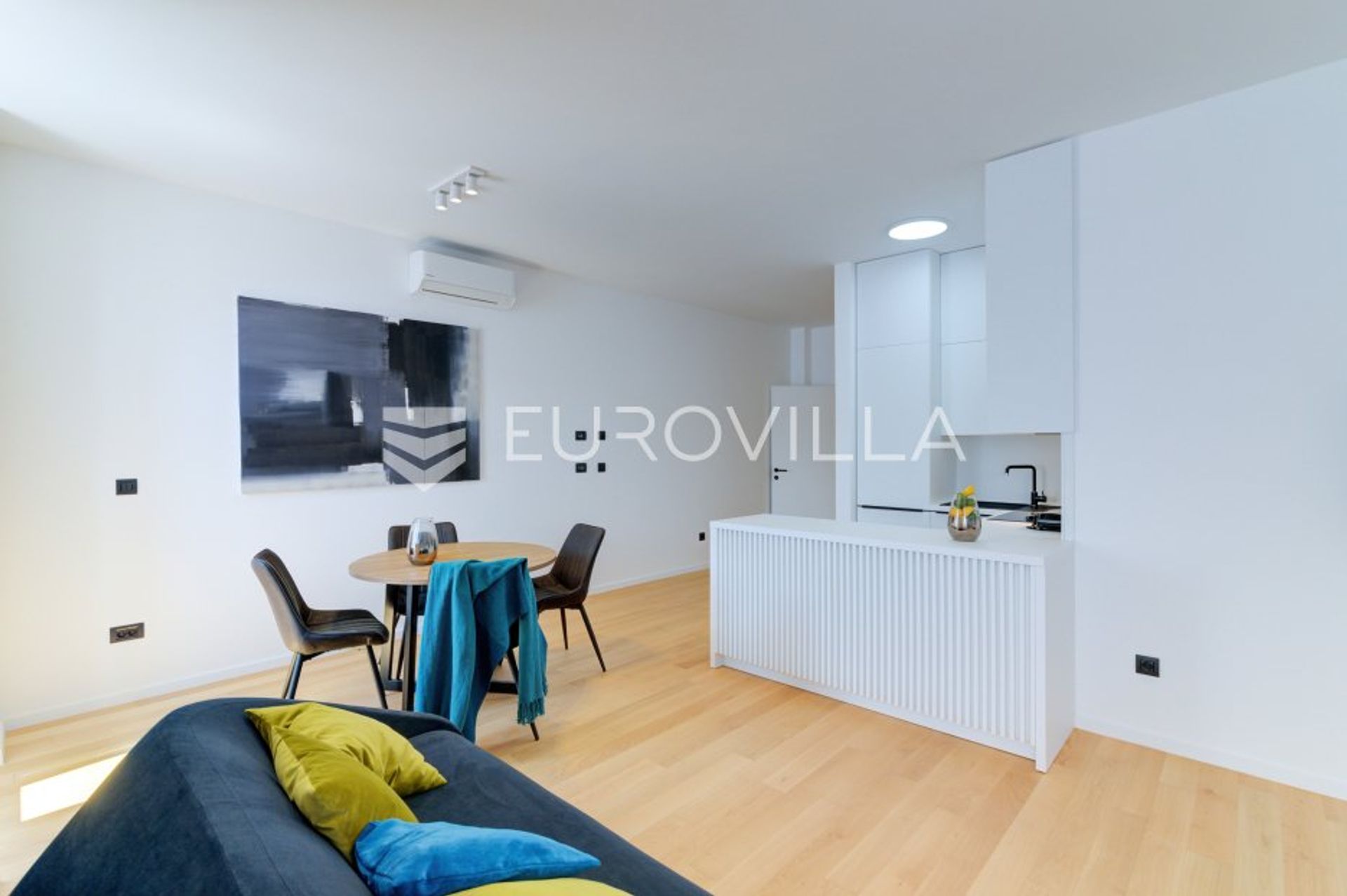 Condominium dans Opatija, Primorsko-Goranska Zupanija 12382057